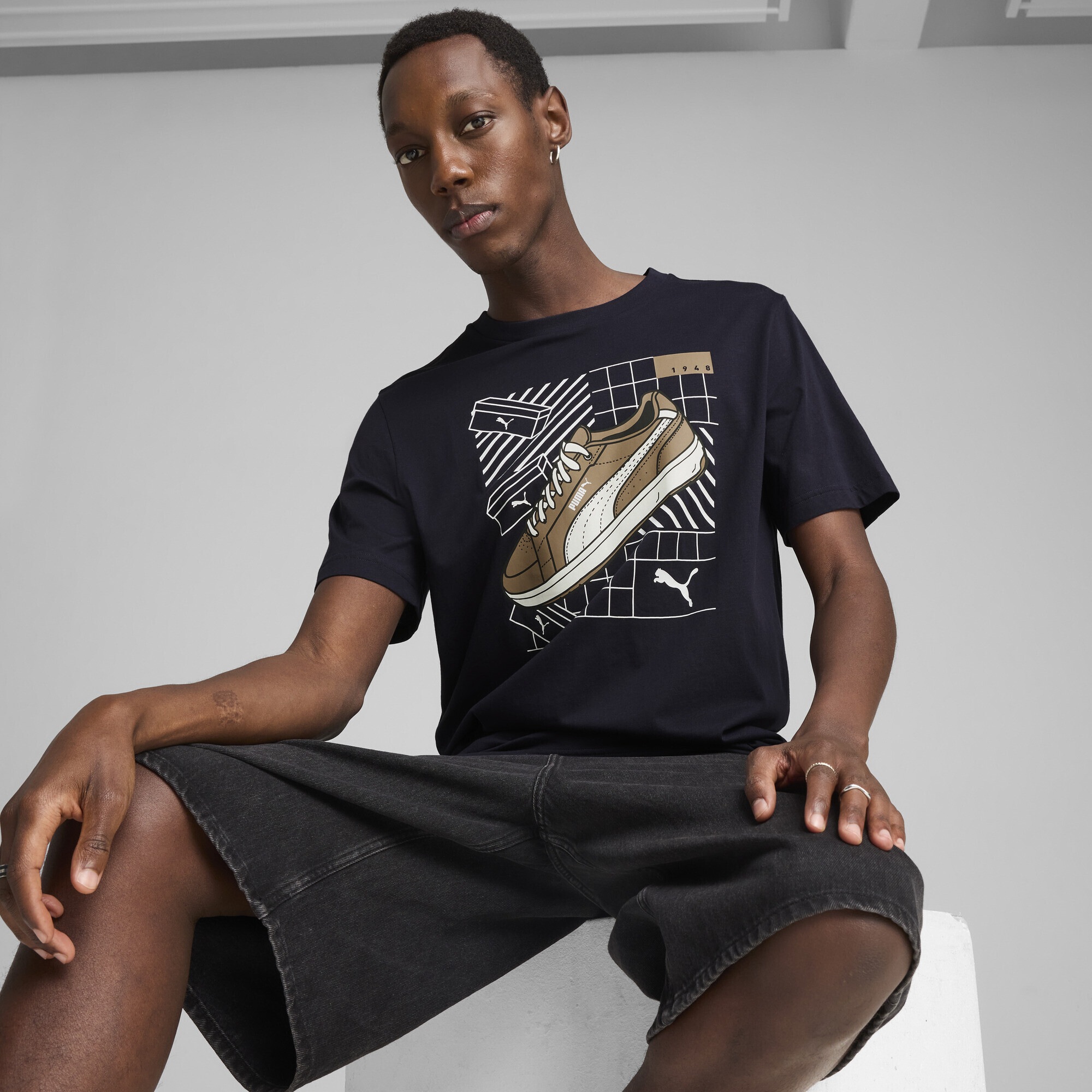 PUMA T-Shirt »Graphics Sneaker T-Shirt Herren«