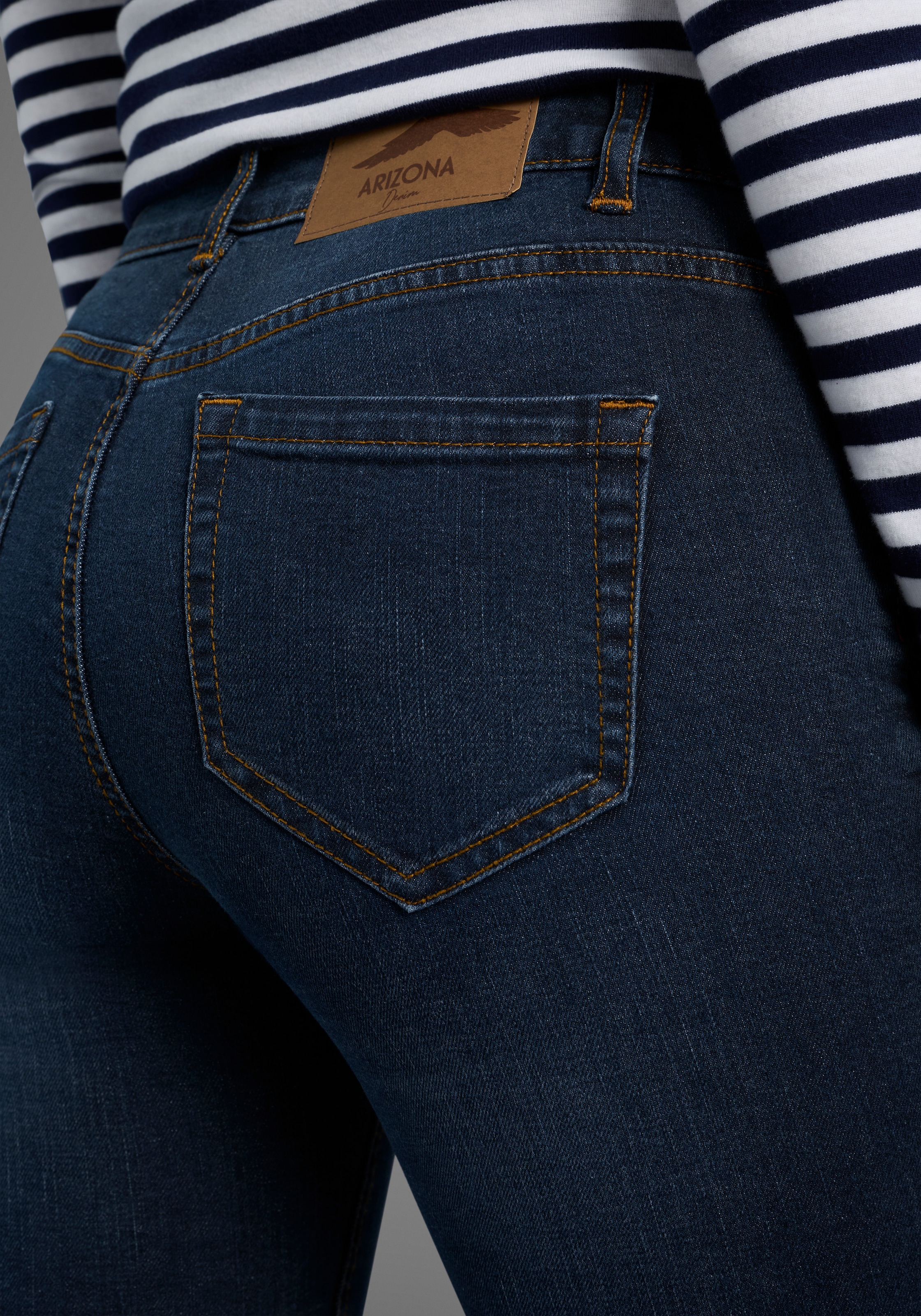 Arizona Slim-fit-Jeans »Bund mit seitlichem Gummizugeinsatz«, schmale Passform, Röhrenjeans, Used-Waschung, hohe Leibhöhe