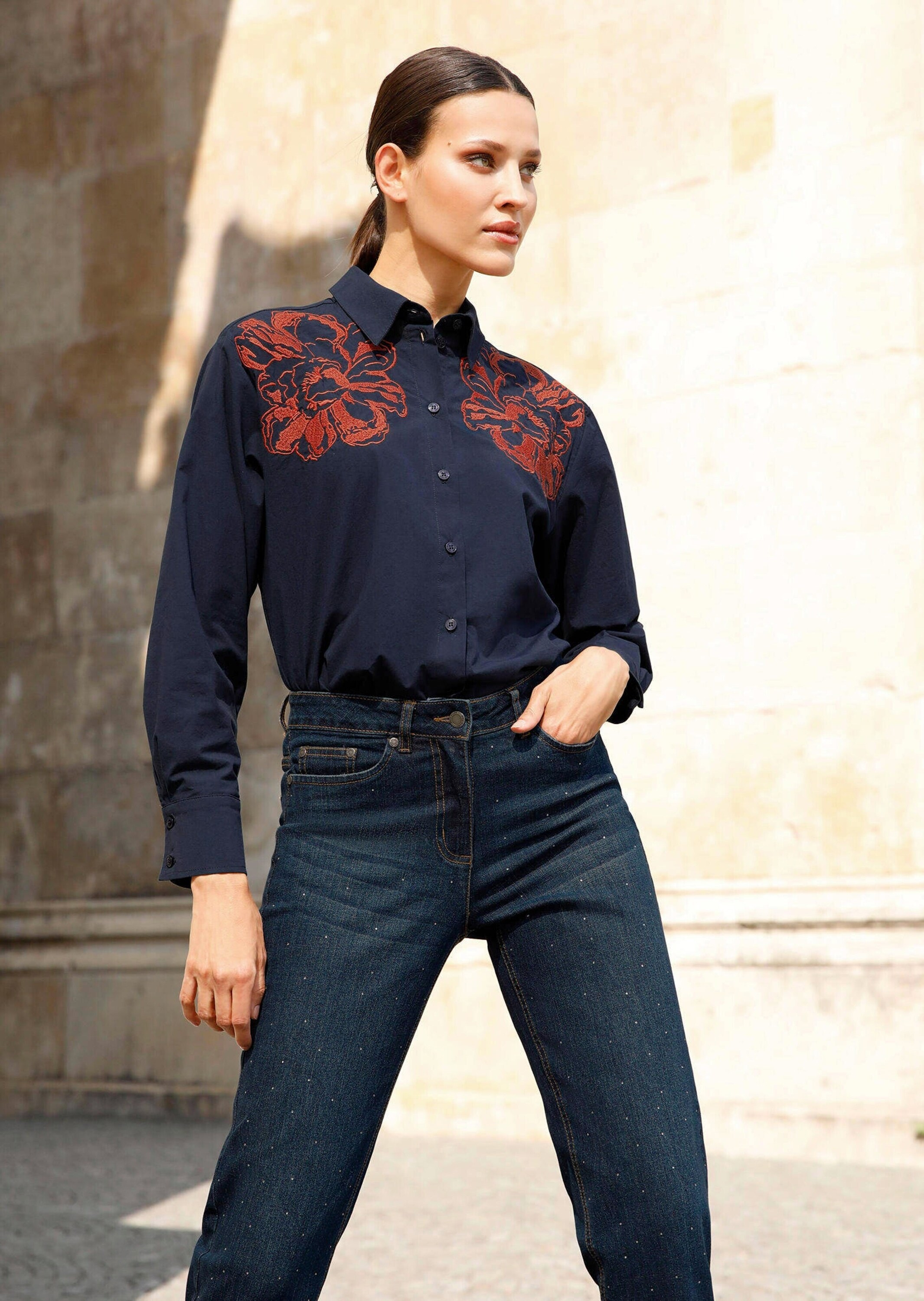 Alba Moda Hemdbluse »Hemdbluse Hemdbluse mit Stickerei-Akzenten«
