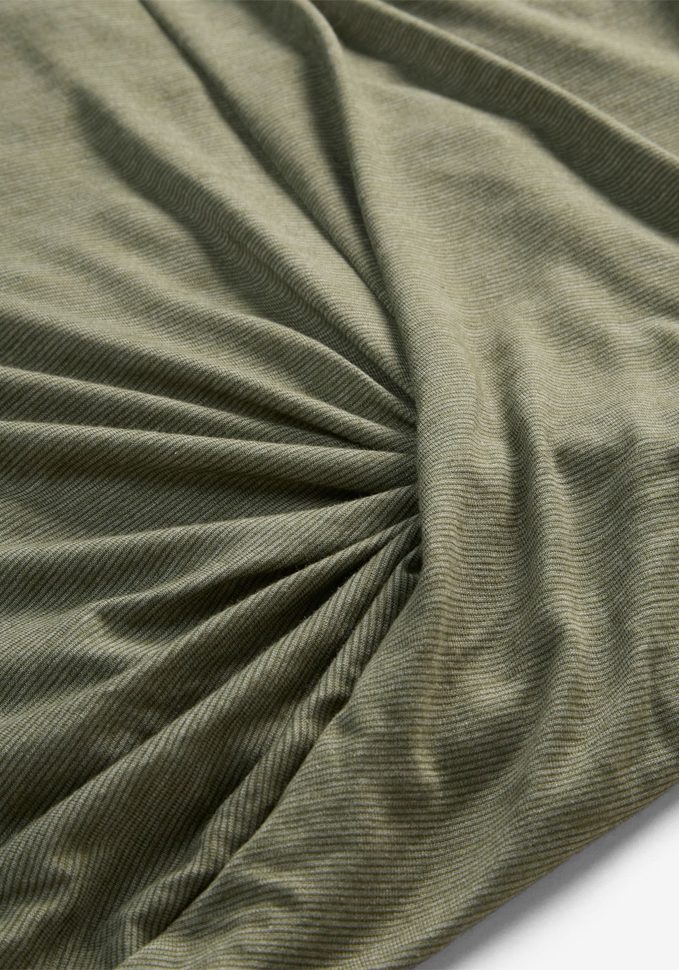 bonprix T-Shirt »Shirt aus Viskose-Mix« bequeme Passform, mit Fledermausärmeln, mit V-Ausschnitt