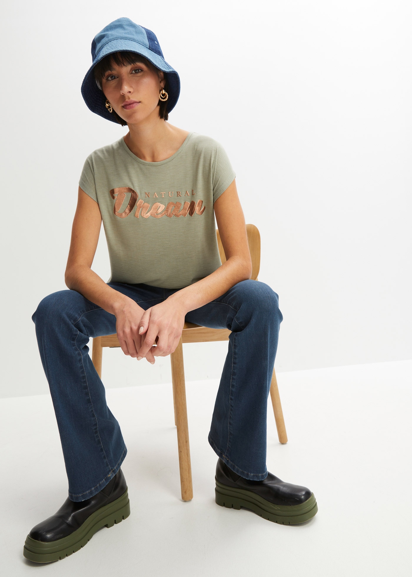 bonprix Longshirt »Longshirt aus Viskose-Mix« Oversize Passform, Kurzarm-Design, aus Viskose-Mix