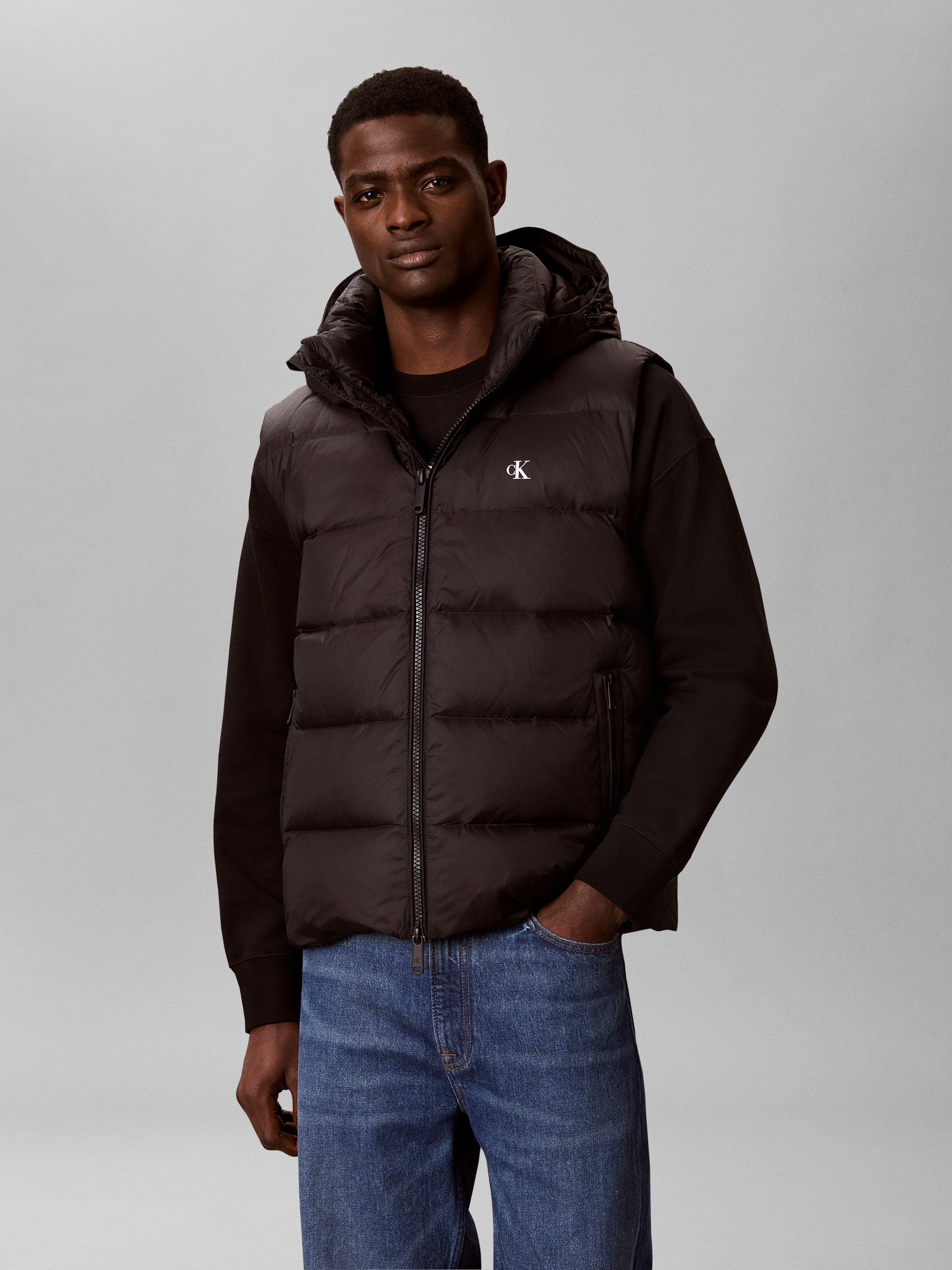 Calvin Klein Jeans Steppweste "NYLON ZIP OFF HOOD" Regular fit mit abnehmbarer Kapuze
