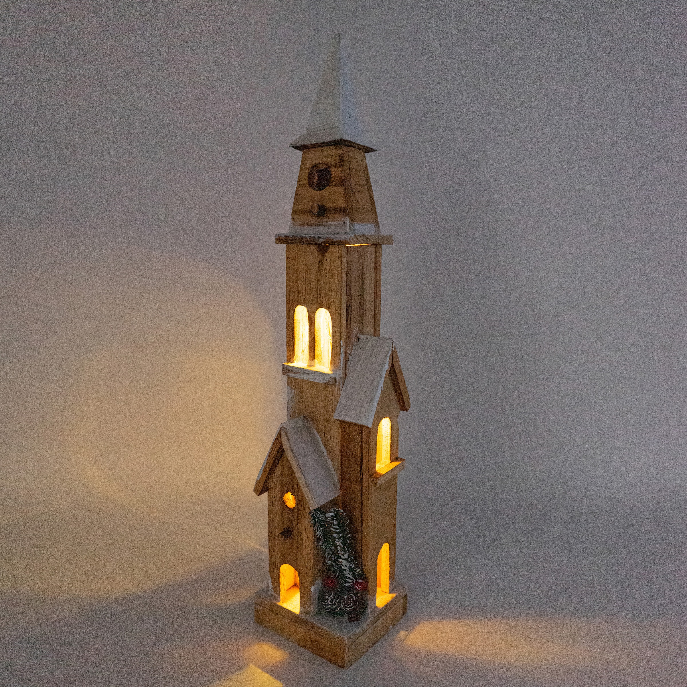 NOOR LIVING Weihnachtshaus »Weihnachtsdeko«, aus Naturholz gefertigt, Höhe 63 cm