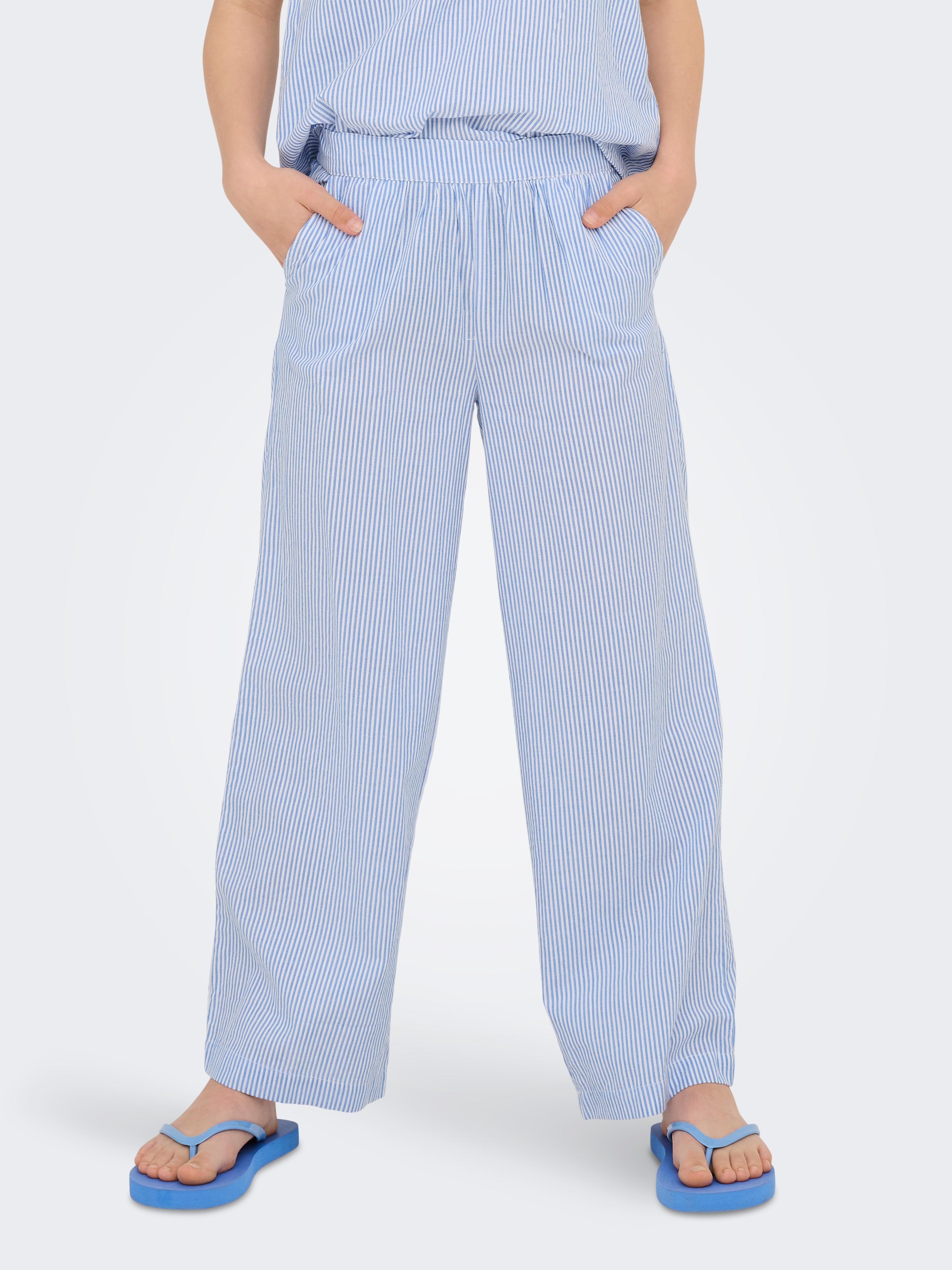 KIDS ONLY Loungehose "KOGSMILLA LIFE STRIPE PANT WVN NOOS" aus Baumwolle, Relaxed Fit, weiter gerader Beinausschnitt