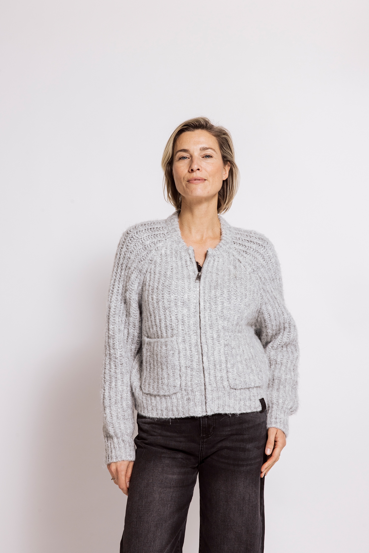 Zhrill Strickjacke "CORINNA" lässiger Look, Regular Fit, mit Reißverschluss, mit Rippenstruktur