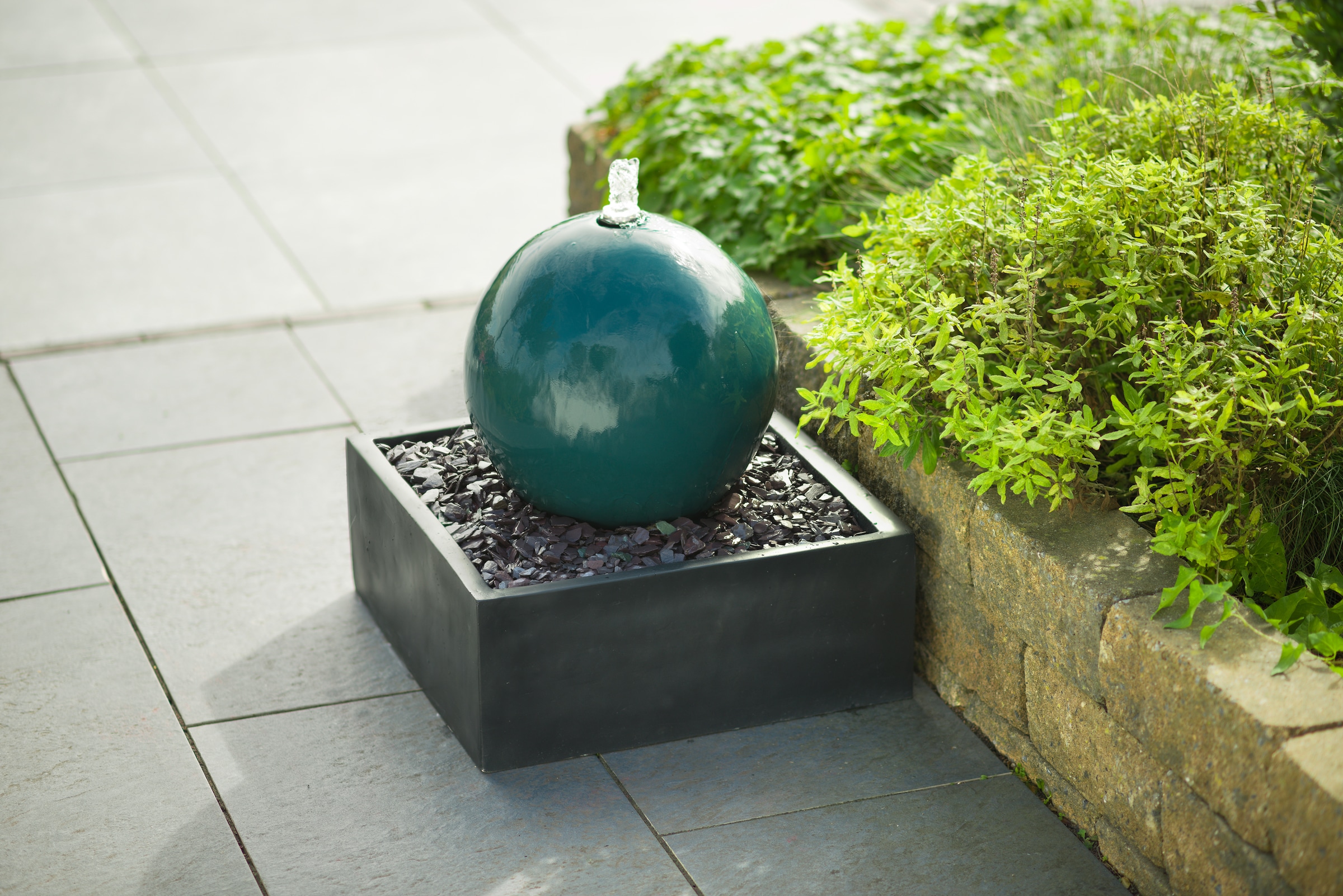AcquaArte Gartenbrunnen »STENI«, Wasserspiel mit LED Kugel ⌀: 33 cm, BxTxH: 50x50x53 cm