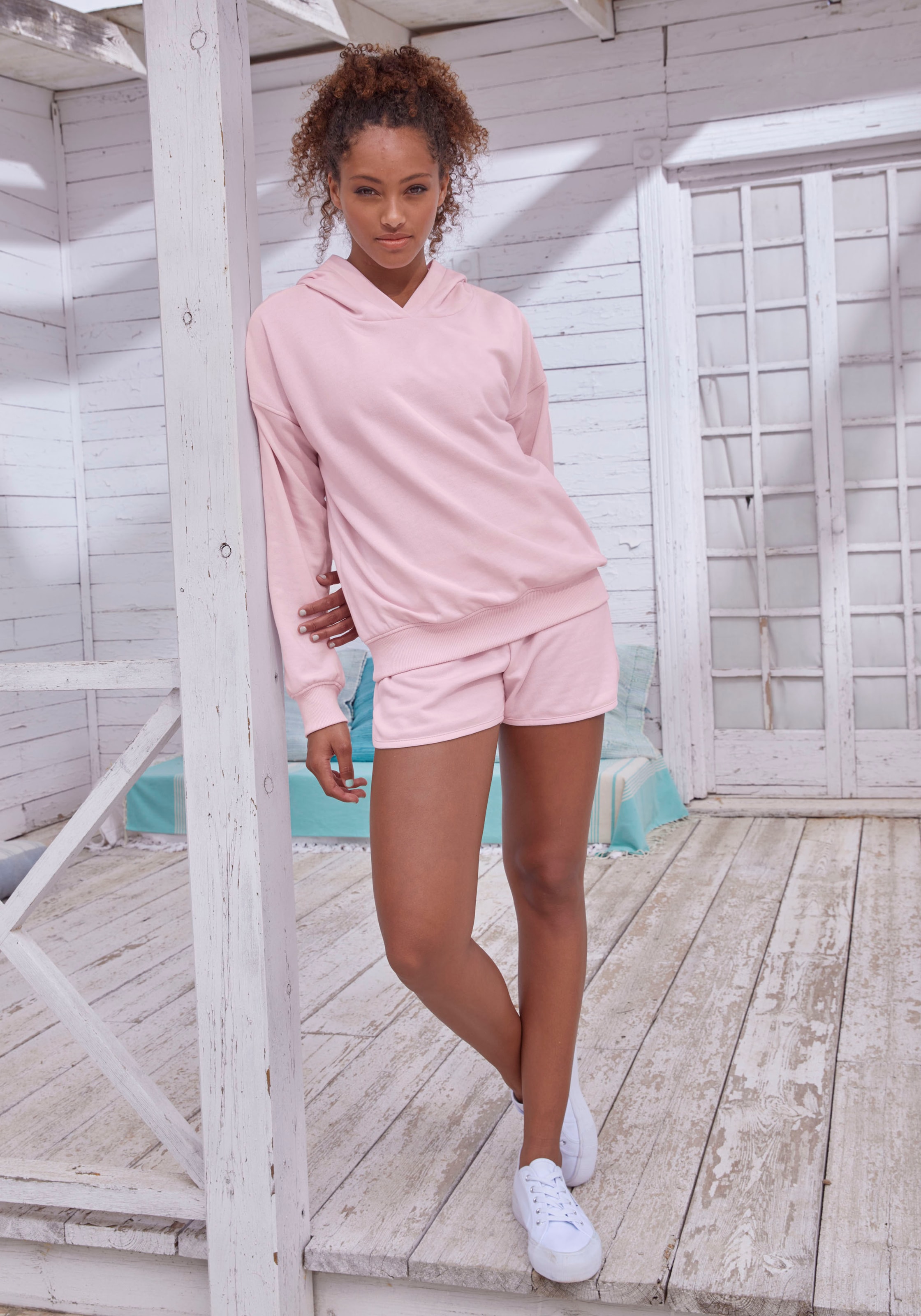 Buffalo Hoodie, Kapuzensweatshirt mit Rückenprint und Rippbündchen, Loungewear