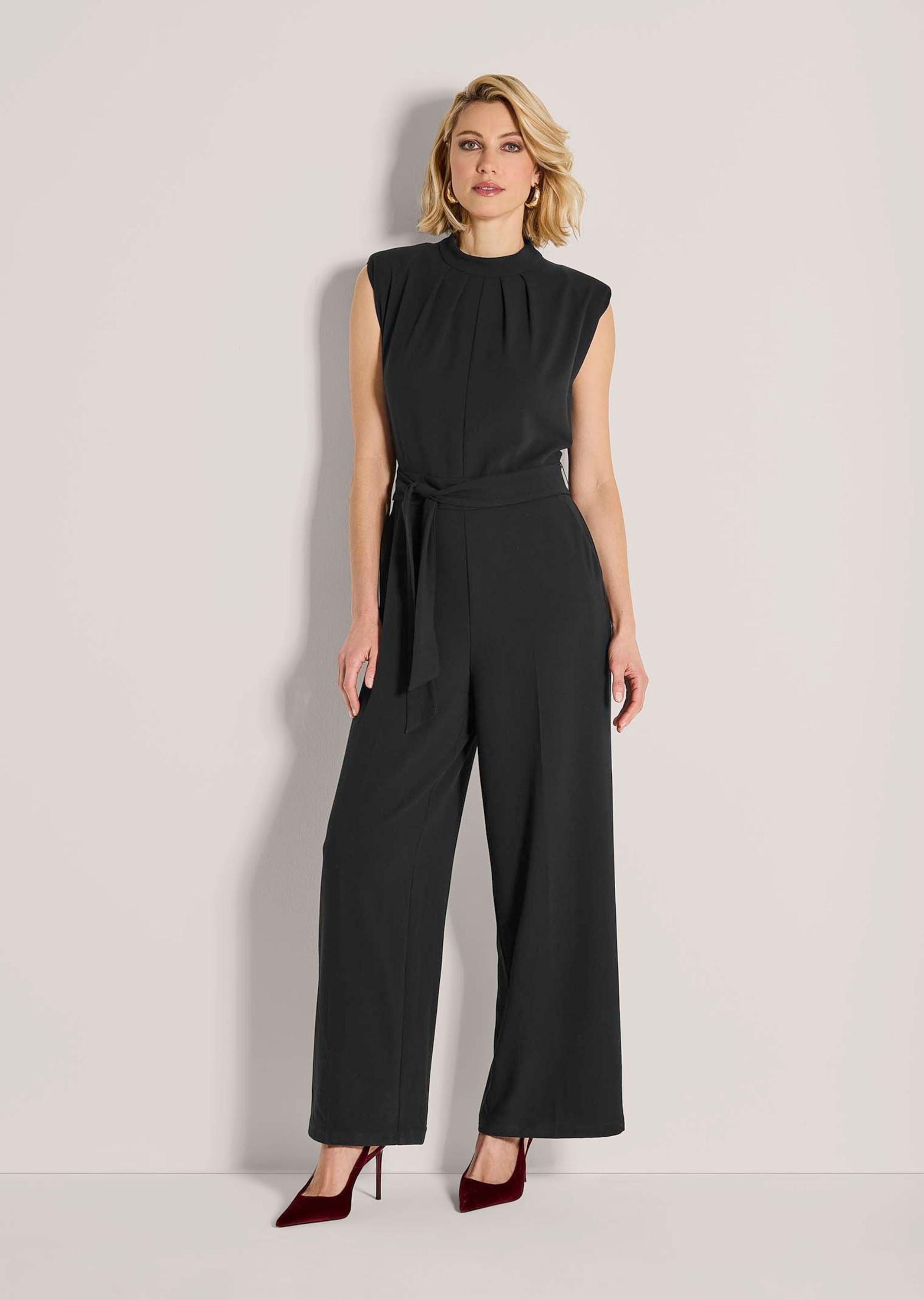 MADELEINE Overall »Overall Eleganter Jumpsuit mit Stehkragen«