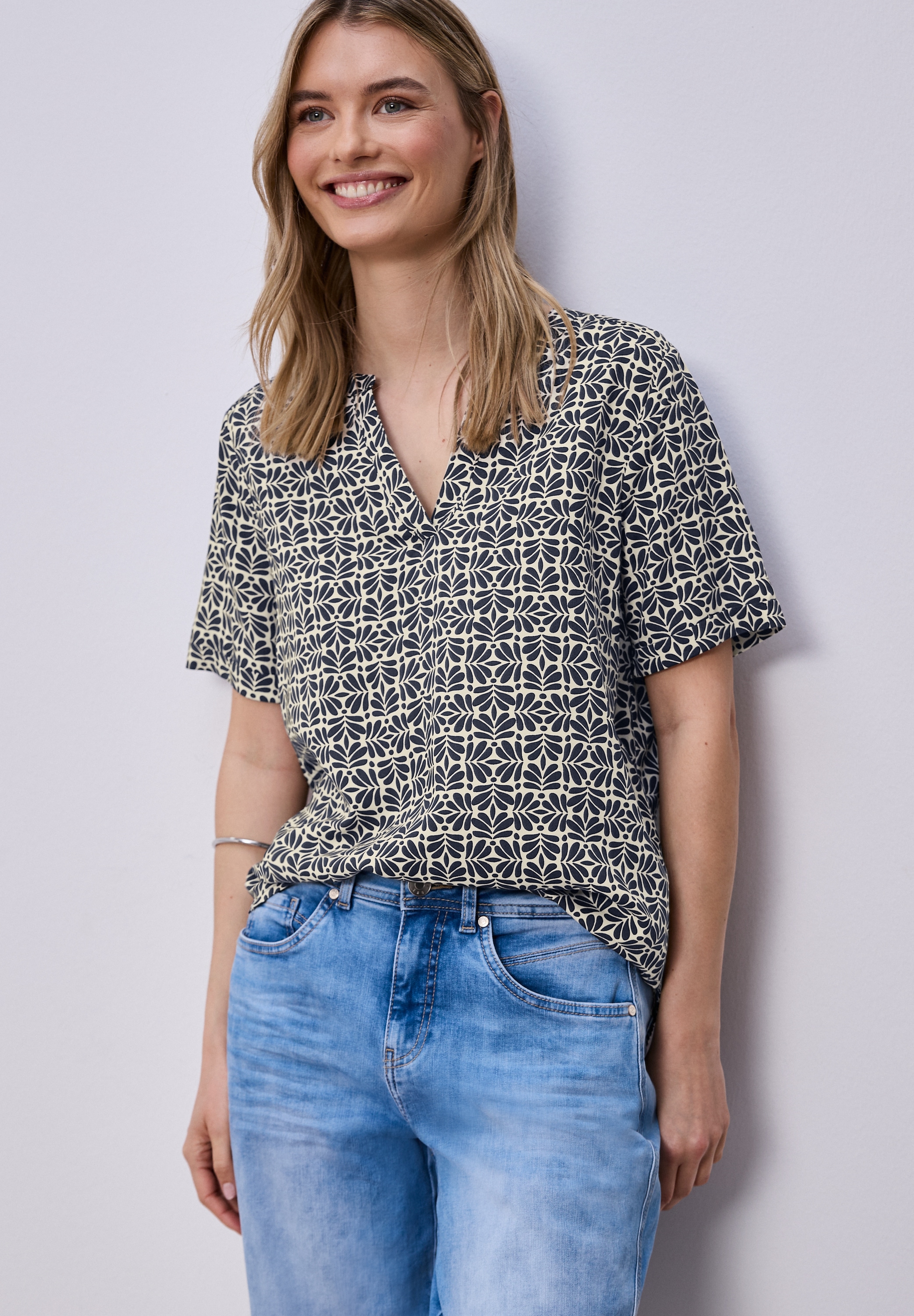 STREET ONE Kurzarmbluse mit All-Over Print