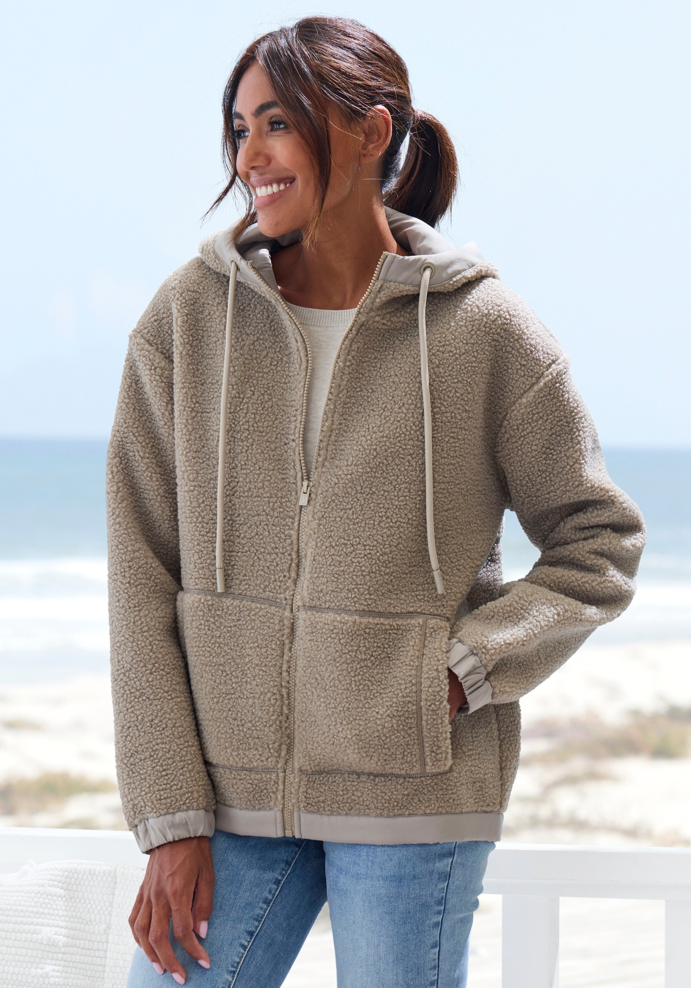 Fleecejacke ELBSAND, Damen, Gr. 36, grau (taupe), Fleece, Obermaterial: 100% Polyester, unifarben, gerade hüftlang, Bündchen, Jacken Fleecejacke, Übergangsjacke aus Teddy-Fleece mit verstellbarer Kapuze, Topseller