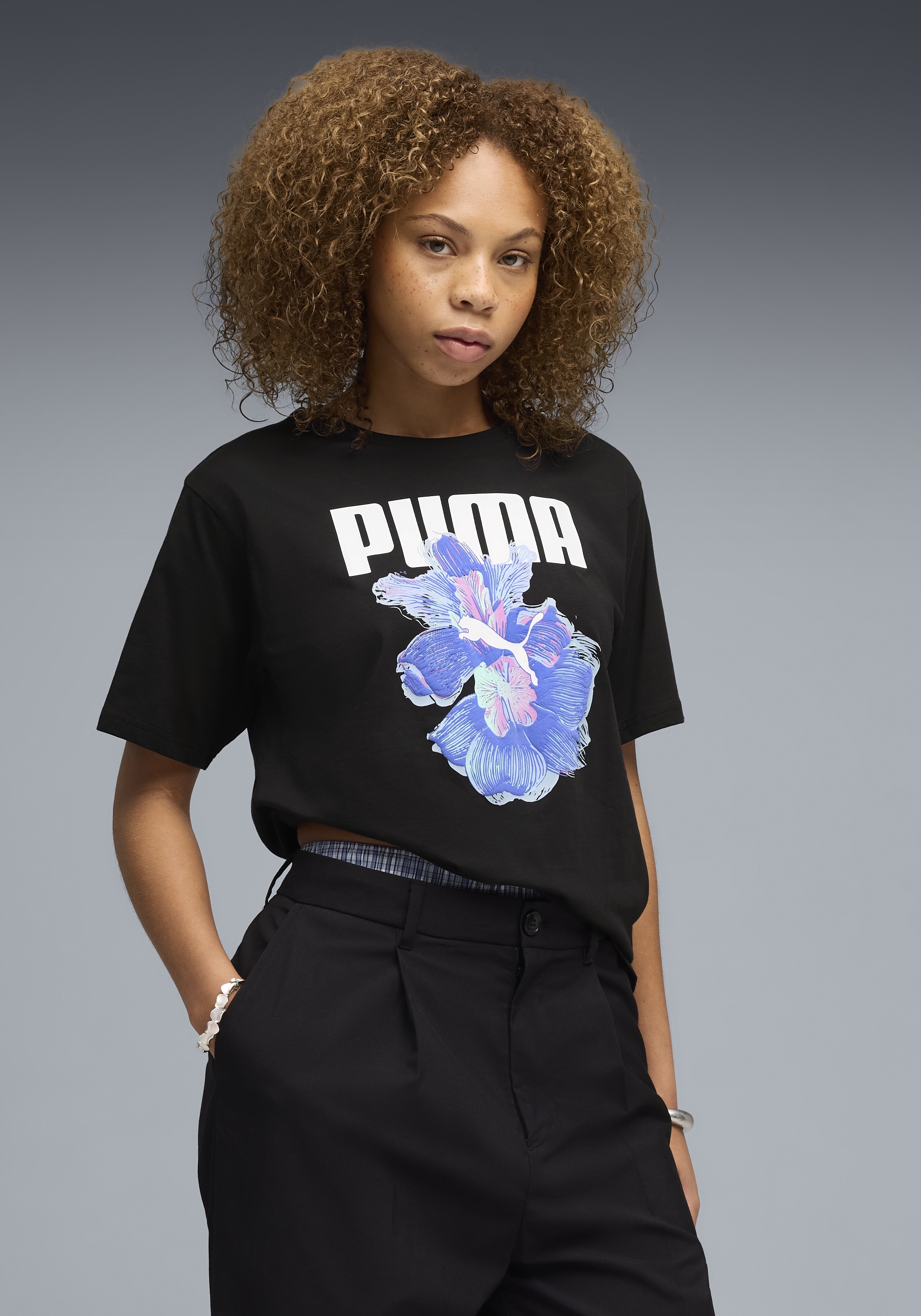 PUMA T-Shirt "GRAPHICS RELAXED FLOWER TEE" lockere Passform, Kurzarm, Rundh günstig online kaufen