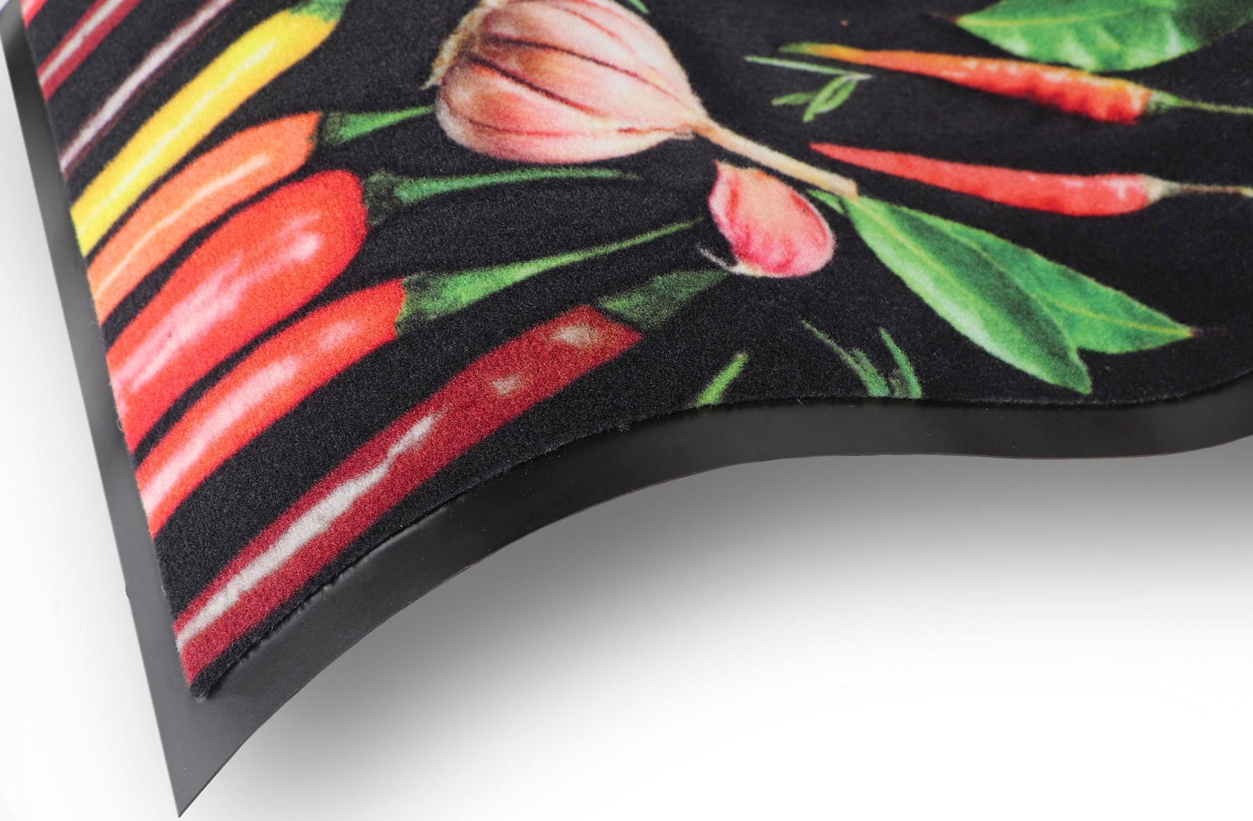 Primaflor-Ideen in Textil Küchenläufer »CHILI HERBS, Made in Belgium«, rechteckig, 6,5 mm Höhe, Chili-Kräuter Motiv, Größe 50x150 cm, rutschhemmend, Küche