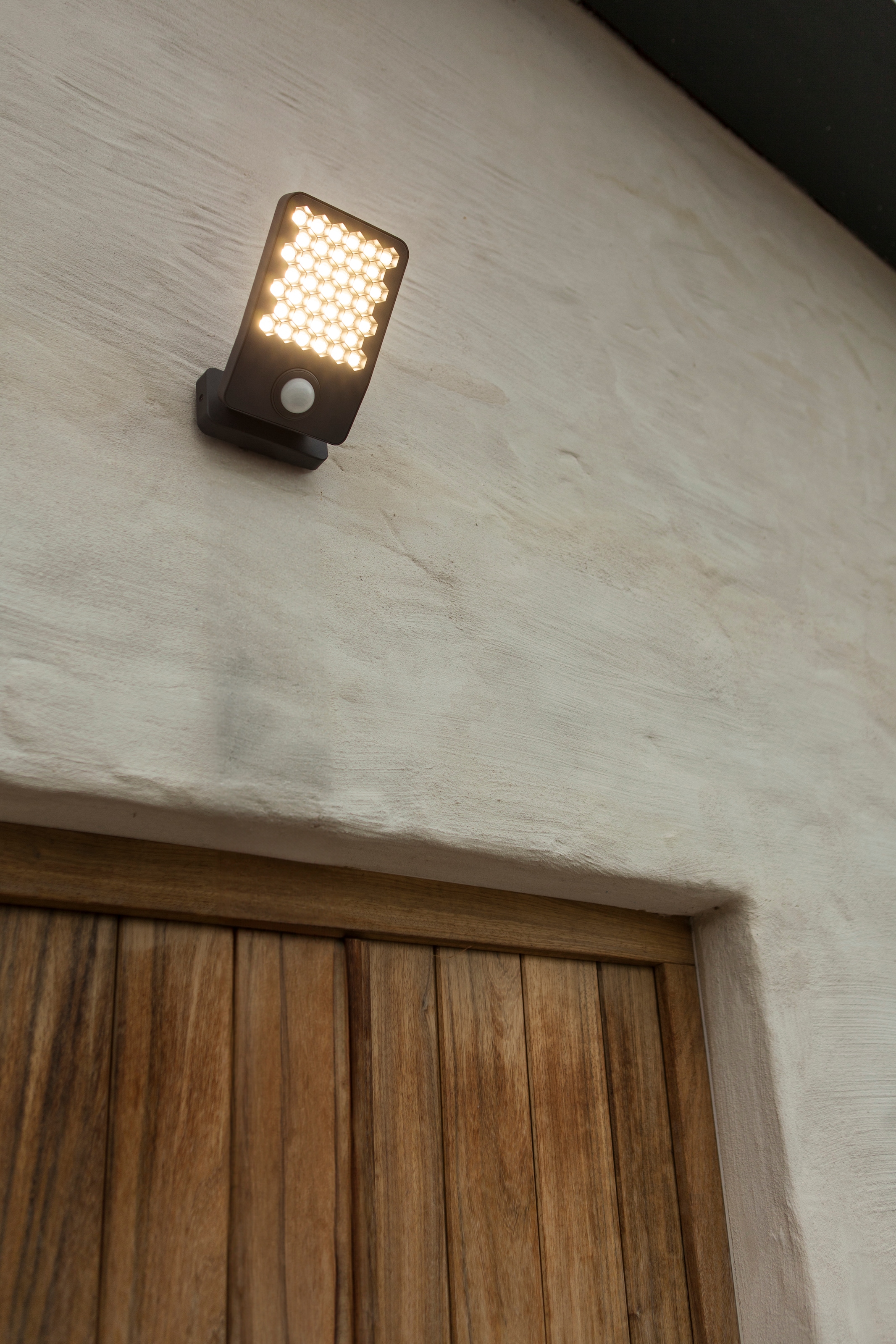 LUTEC LED Außen-Wandleuchte »LED-Aussenwandleuchte ATLANTIS small«, 1 flammig, Leuchtmittel LED-Board | LED fest integriert, mit Sensor, schwenkbar