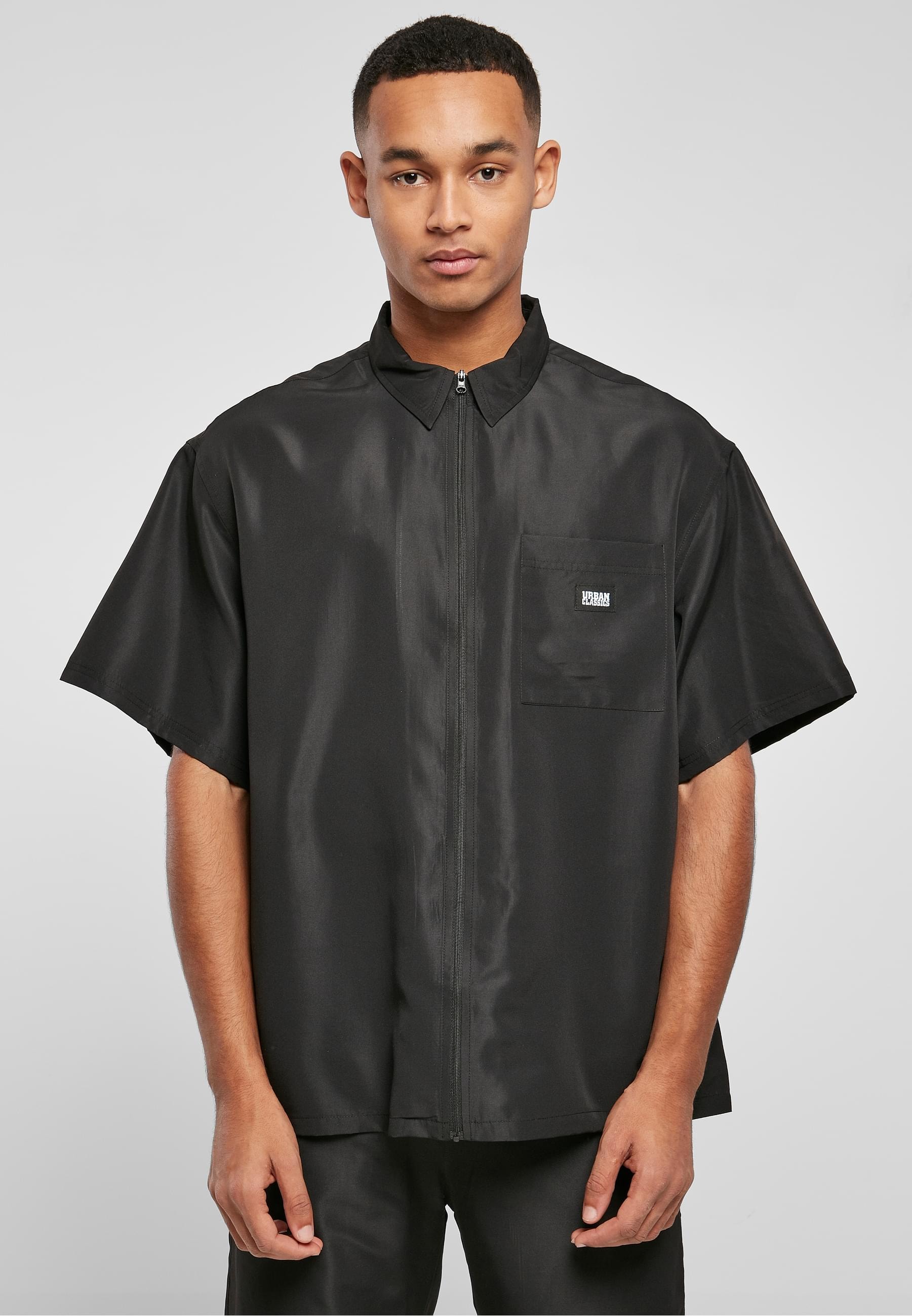 URBAN CLASSICS Langarmhemd »Urban Classics Herren Recycled Nylon Shirt«, (1 tlg.)