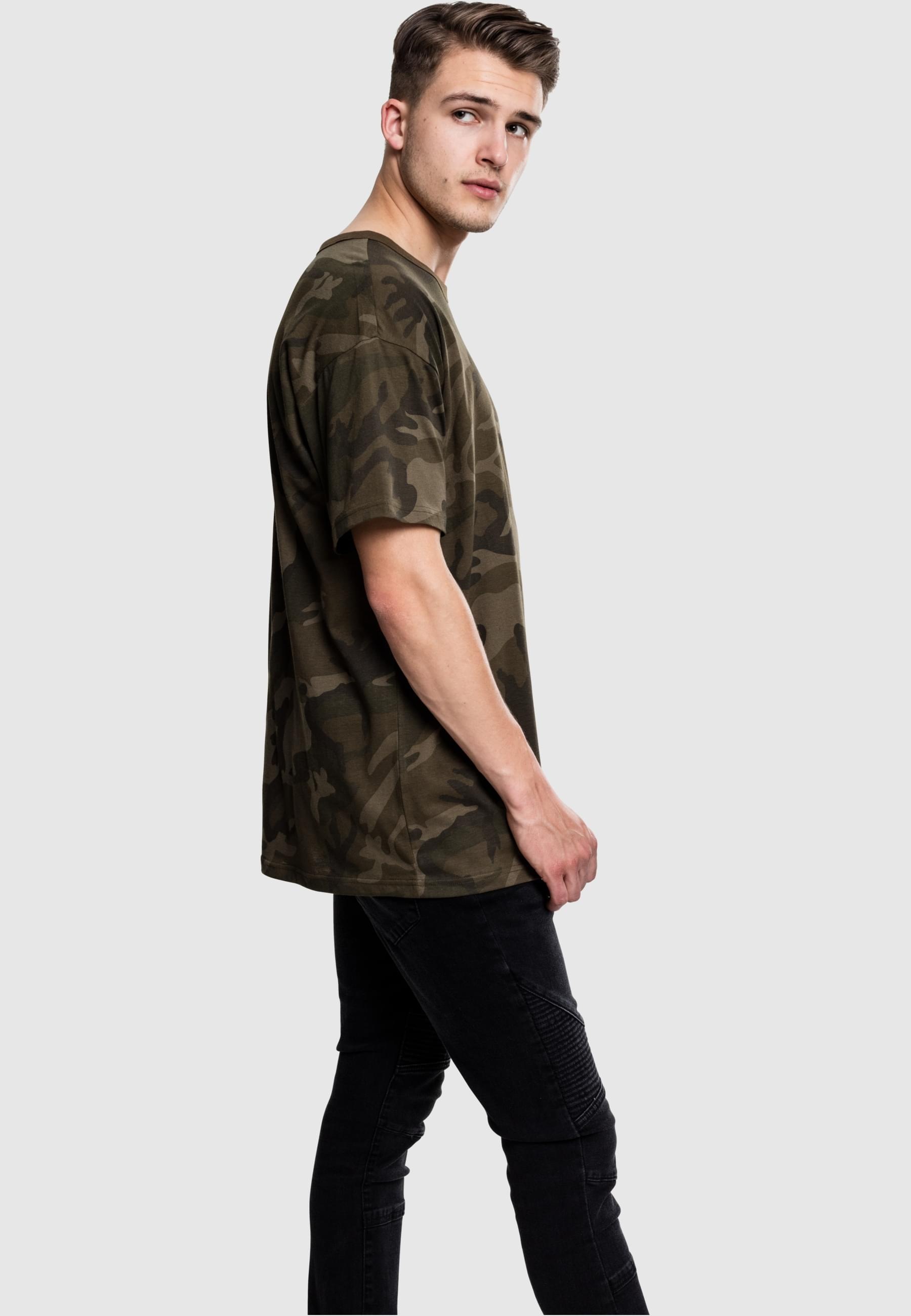 URBAN CLASSICS Kurzarmshirt »Urban Classics Herren Camo Oversized Tee«, (1 tlg.)