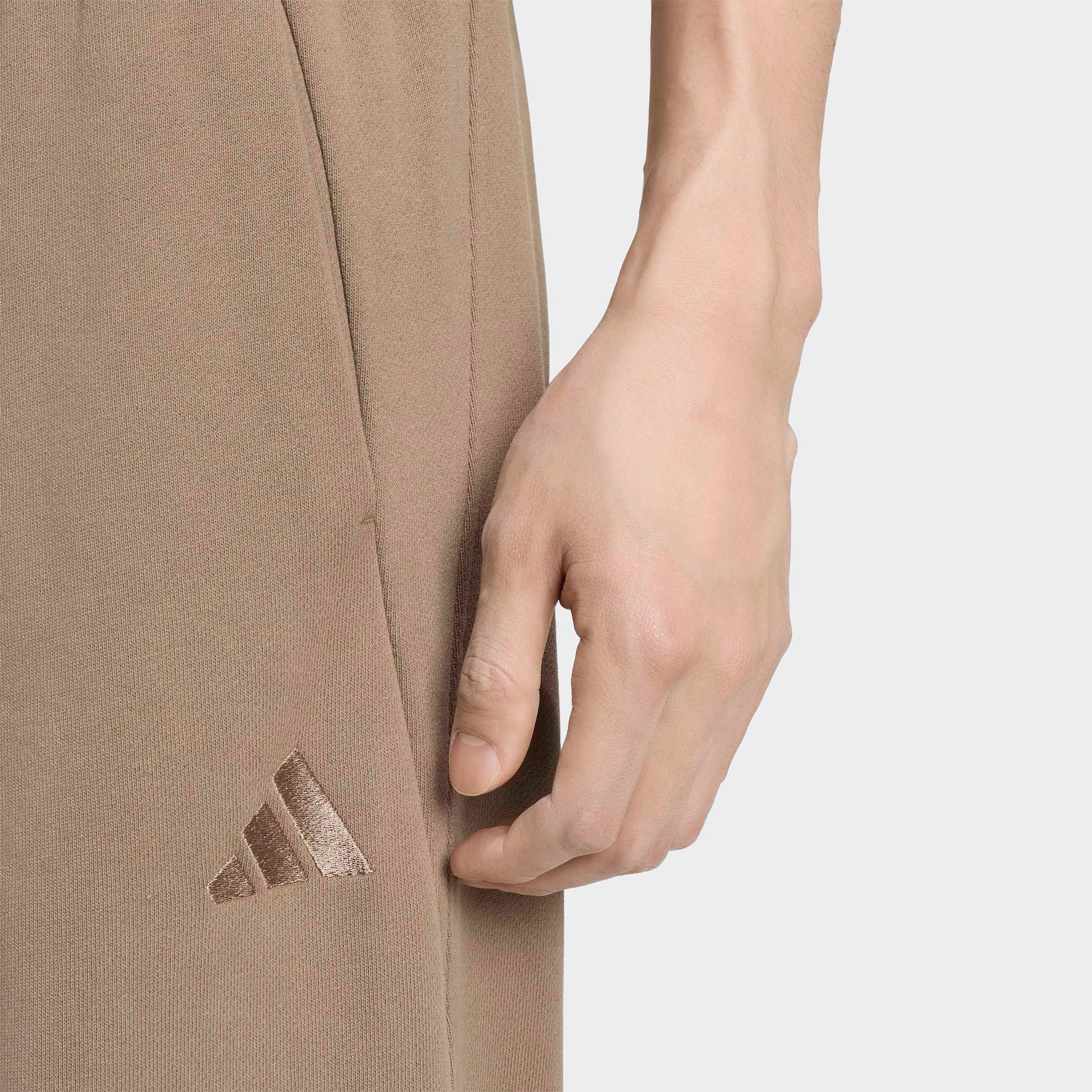 adidas Sportswear Sporthose »ADIDAS AUSRÜSTUNG, WEIT, KLEINES LOGO«