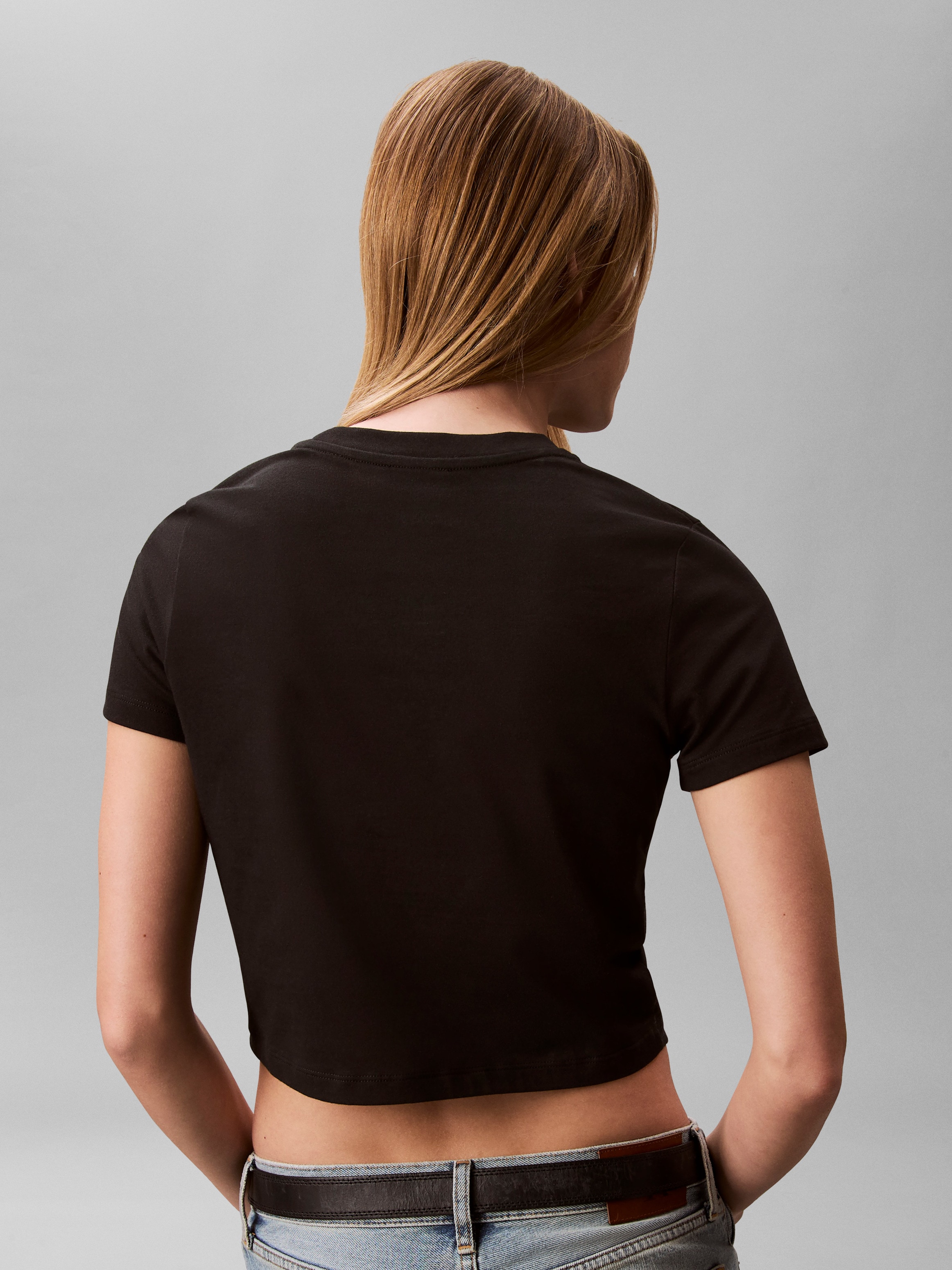 Calvin Klein Jeans T-Shirt »LOGO CROPPED TEE« Boxy fit mit Rundhalsausschnitt, mit Logoschriftzug