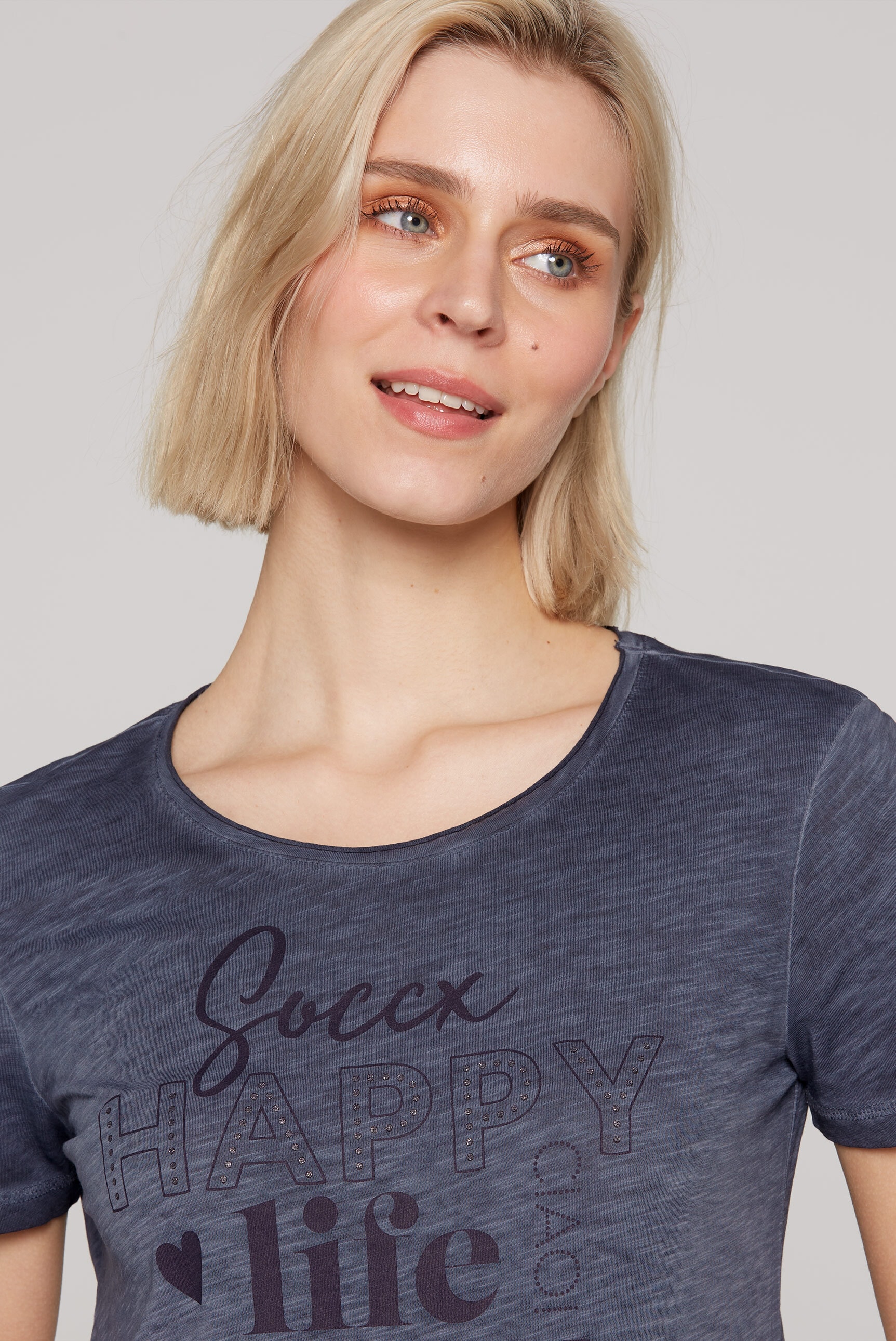 SOCCX Rundhalsshirt, mit offener Kante am Ausschnitt