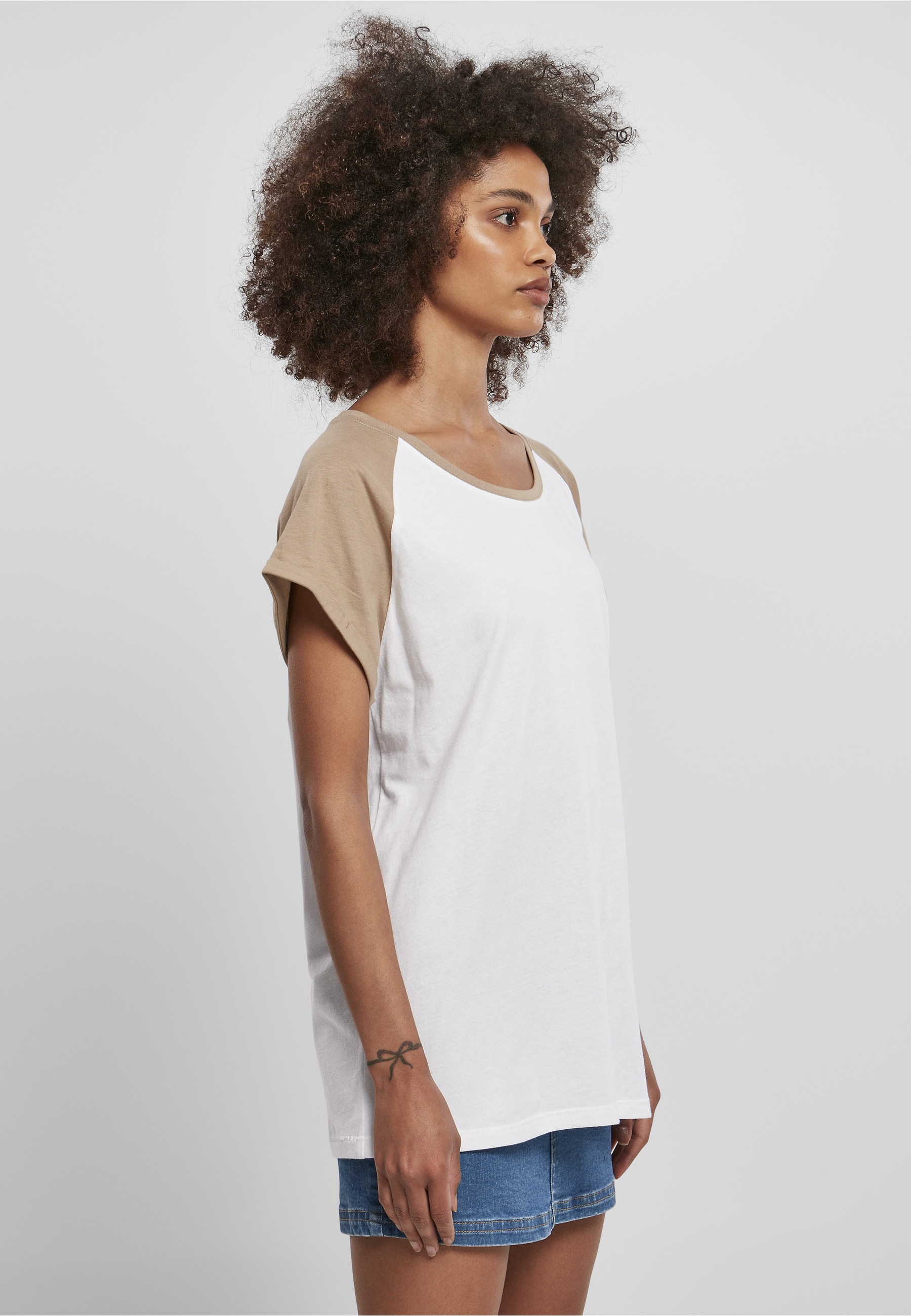 URBAN CLASSICS Kurzarmshirt »Urban Classics Damen Ladies Contrast Raglan Tee« 1