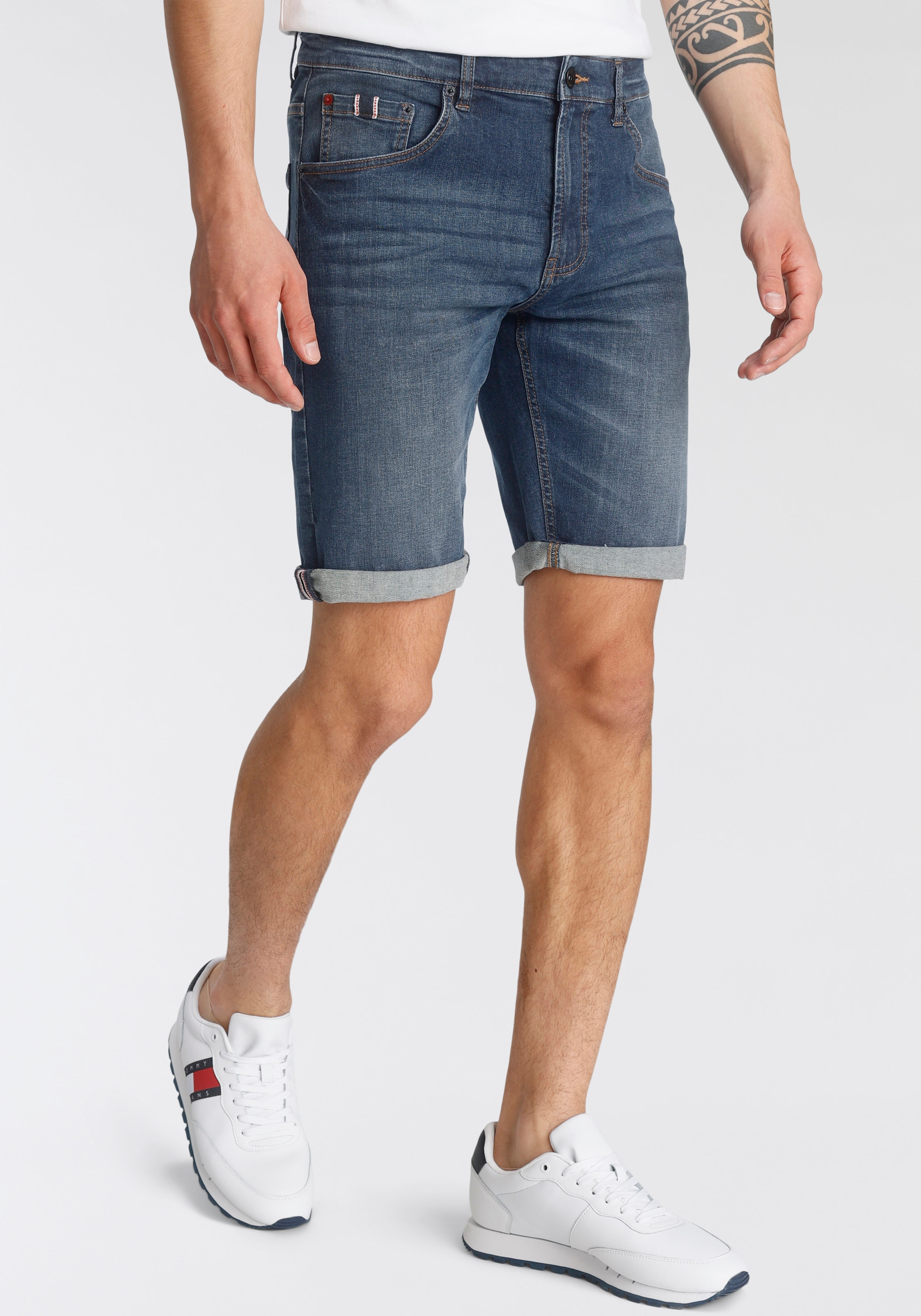 H.I.S Jeansshorts "DEYO", gerader Schnitt, Used-Waschung, niedrige Leibhöhe