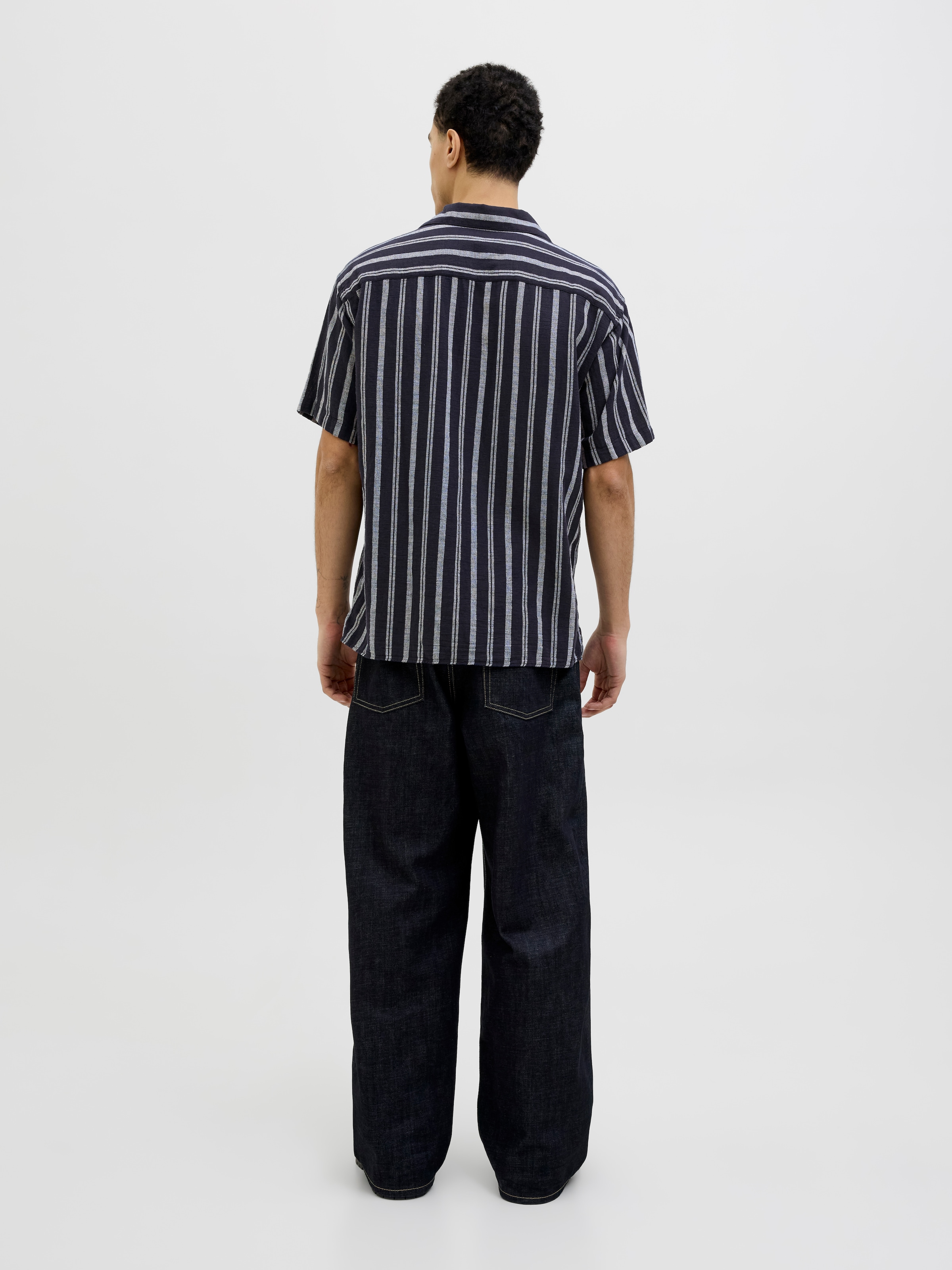 Jack & Jones Kurzarmhemd »JJEENZO STRIPE RESORT SHIRT SS SN« mit Streifen Muster