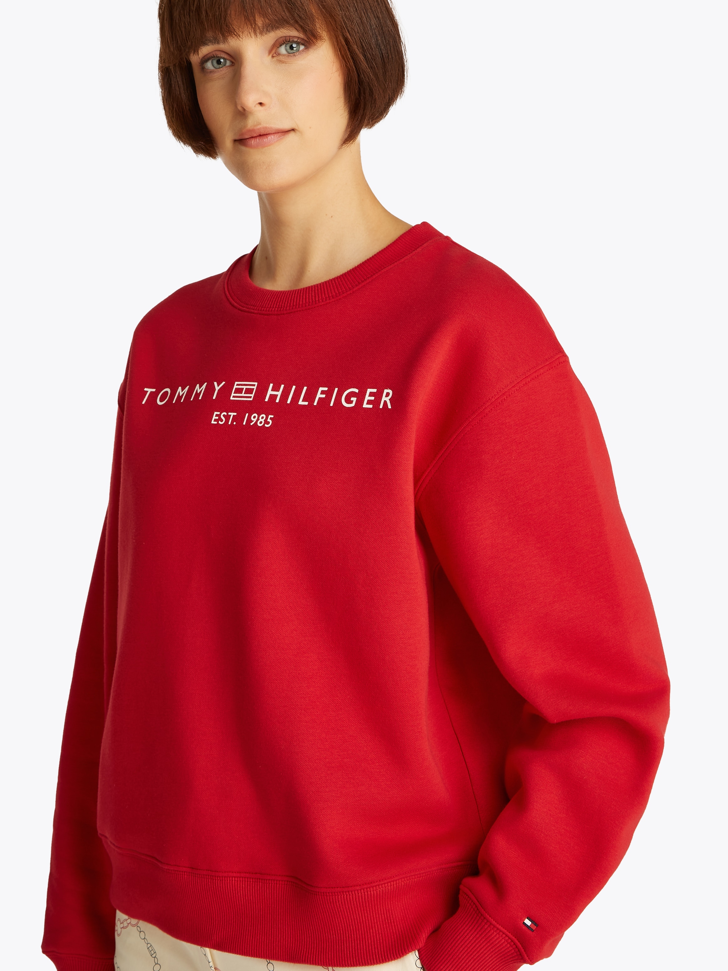 Tommy Hilfiger Sweatshirt »MDRN REG CORP LOGO C-NK SWTSHRT«, mit Logoschriftzug