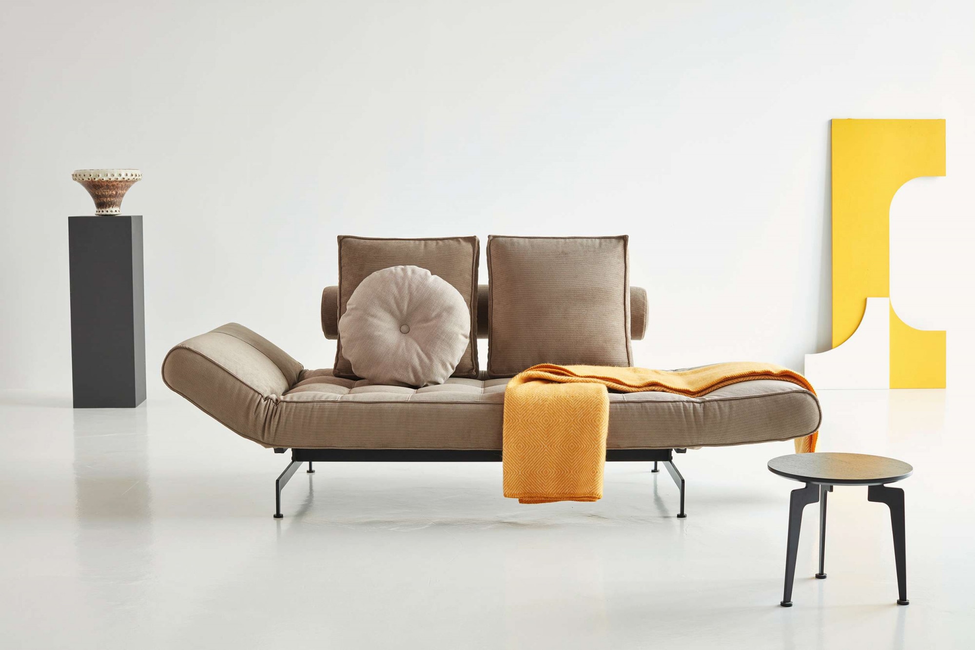 INNOVATION LIVING ™ 3-Sitzer »Ghia Schlafsofa«, eine große Liegefläche mit geringer Stellfläche, beidseitig abklappbar