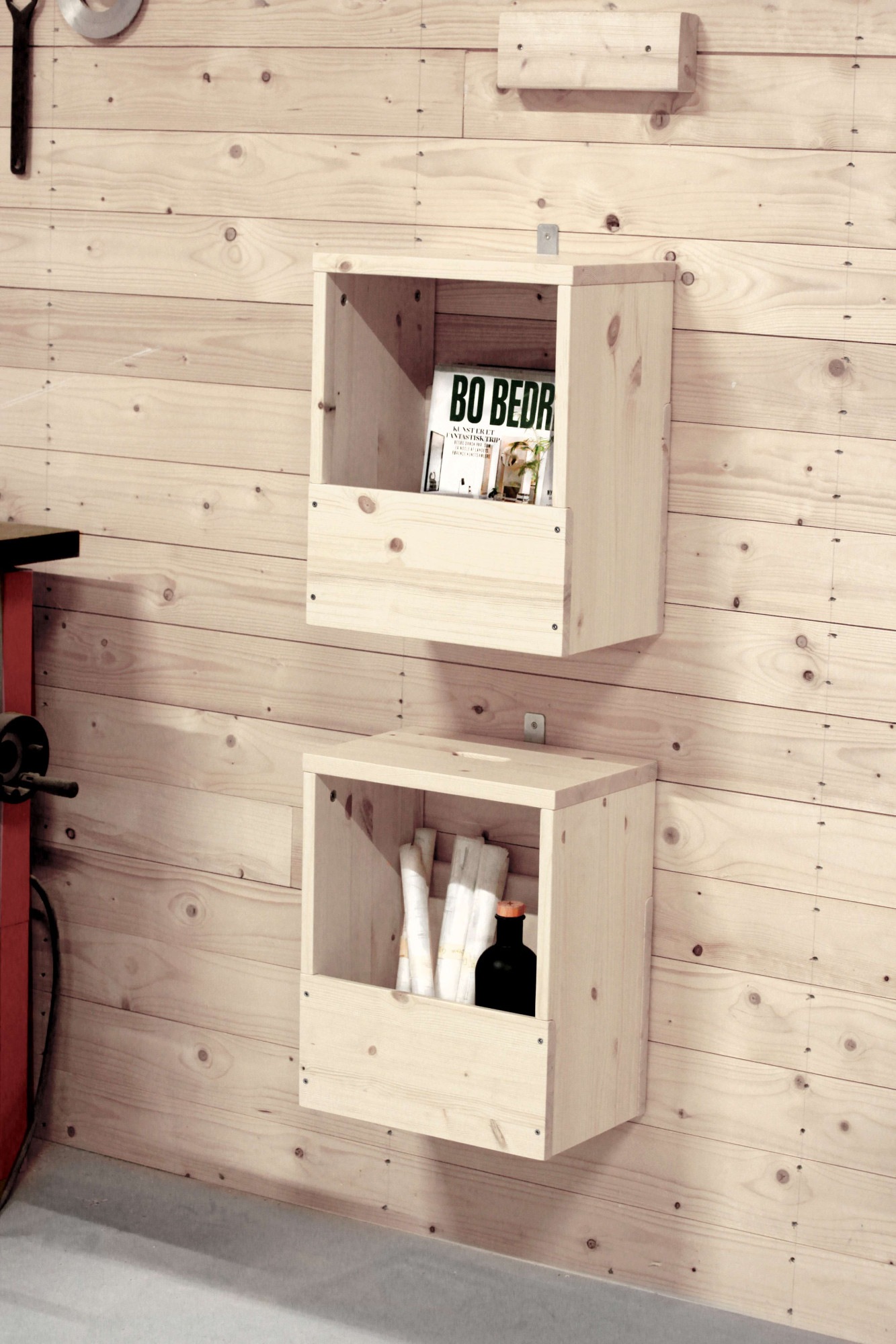 Karup Design Beistelltisch »GRAB-IT Stuhl, Hocker, Ablage, Aufbewahrung, Wandregal, Abstelltisch«, Beistelltisch mit Stauraum, Mehrzweck, zum Mitnehmen, Kiefer massiv