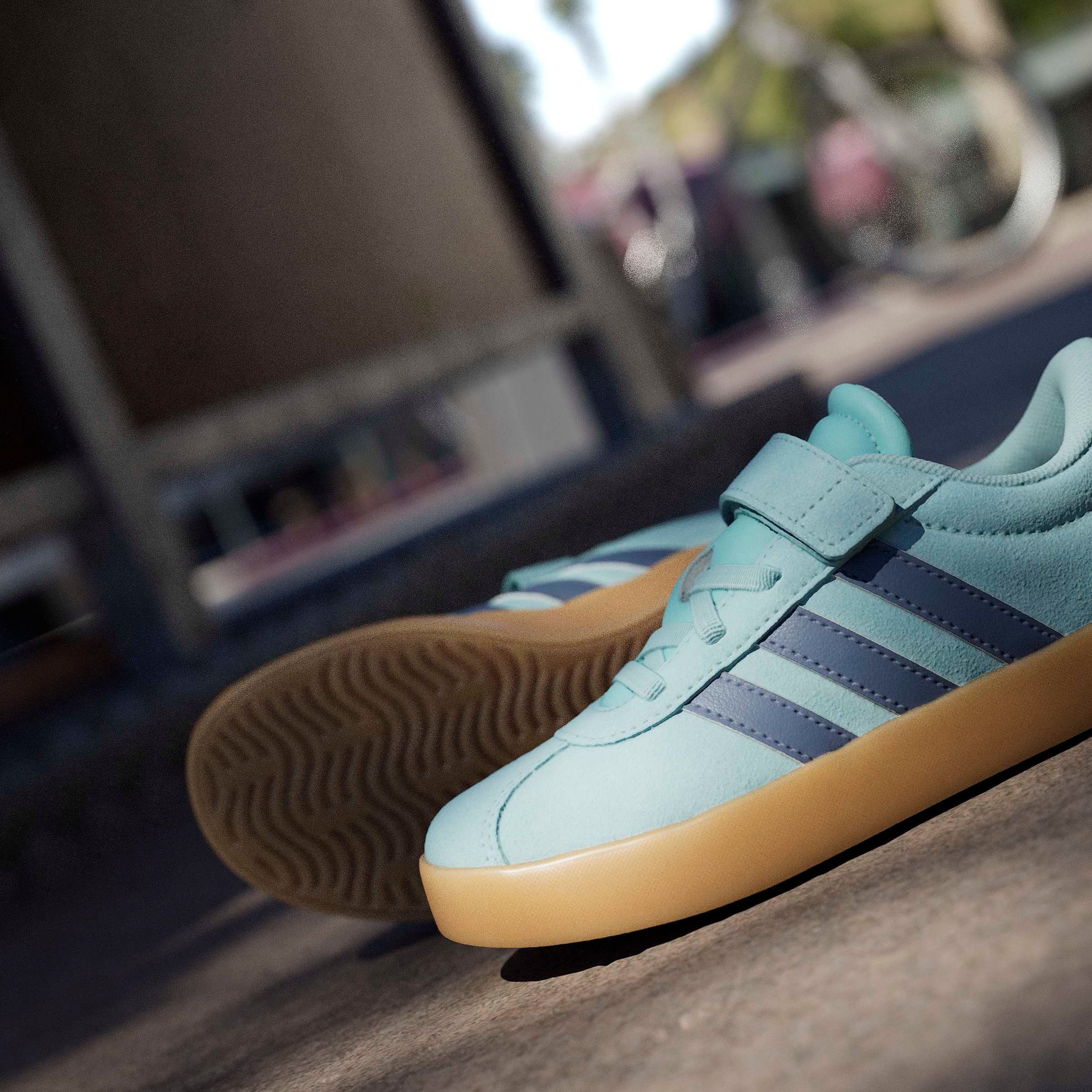 adidas Sportswear Sneaker »VL COURT 3.0«  inspiriert vom Design des adidas samba, für Kinder & Jugendliche