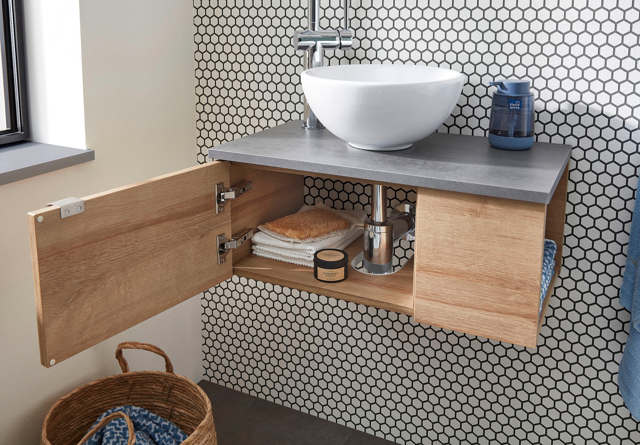 Saphir Waschtisch »Serie 6915 Waschschale mit Unterschrank für Gästebad, Gäste WC«, 61 cm breit, 2 Türen, offenes Fach, kleine Bäder, ohne Armatur