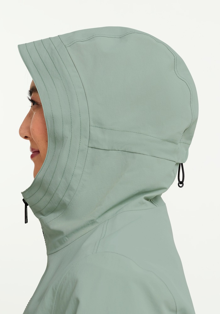 Jack Wolfskin Funktionsjacke »NABUR 2L JKT W« mit Kapuze wasserdicht, atmungsaktiv, Übergangsjacke, aufgesetzte Cargotaschen