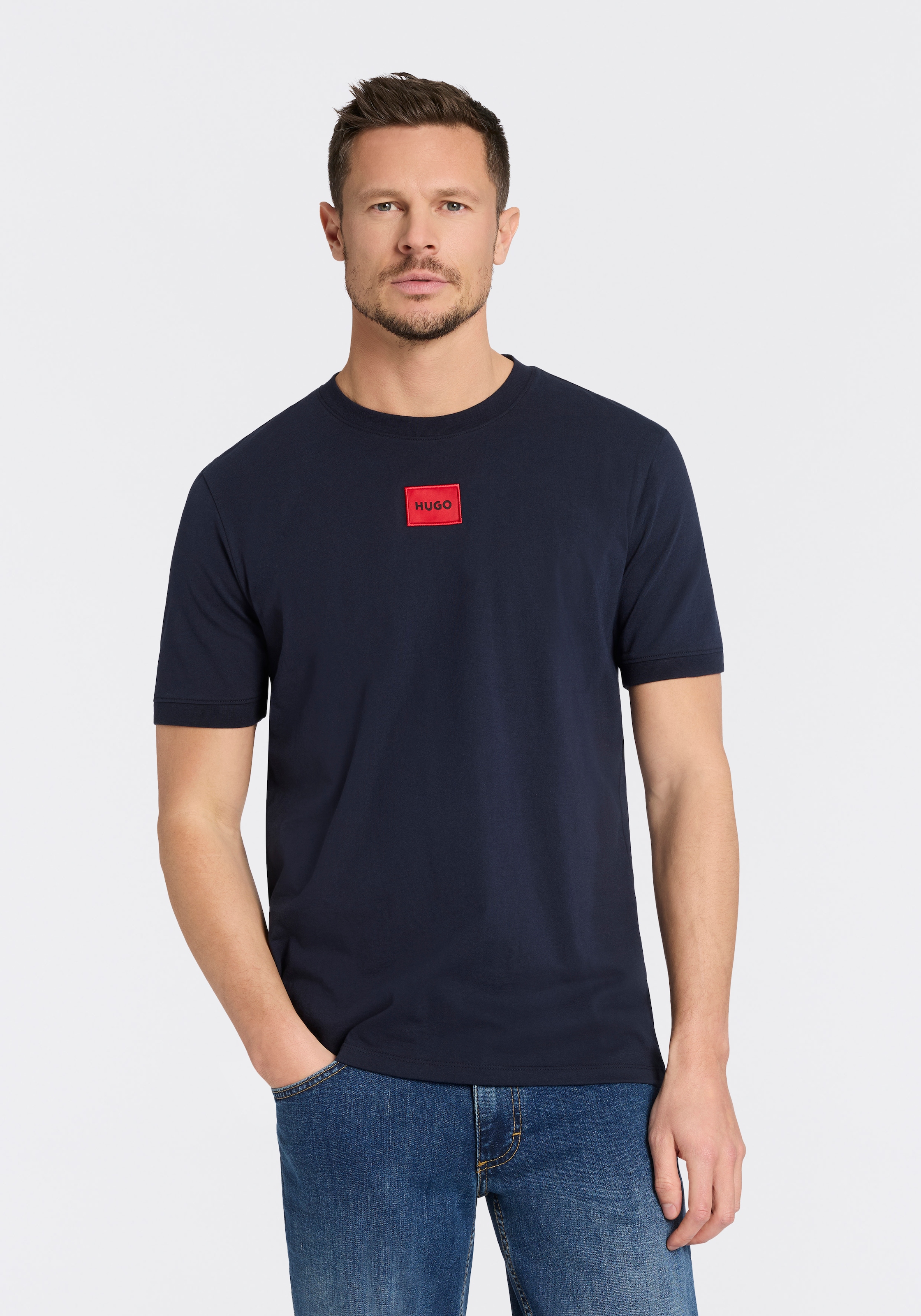 HUGO T-Shirt "Diragolino" Rundhalsausschnitt, Regular Fit, Logo-Label günstig online kaufen