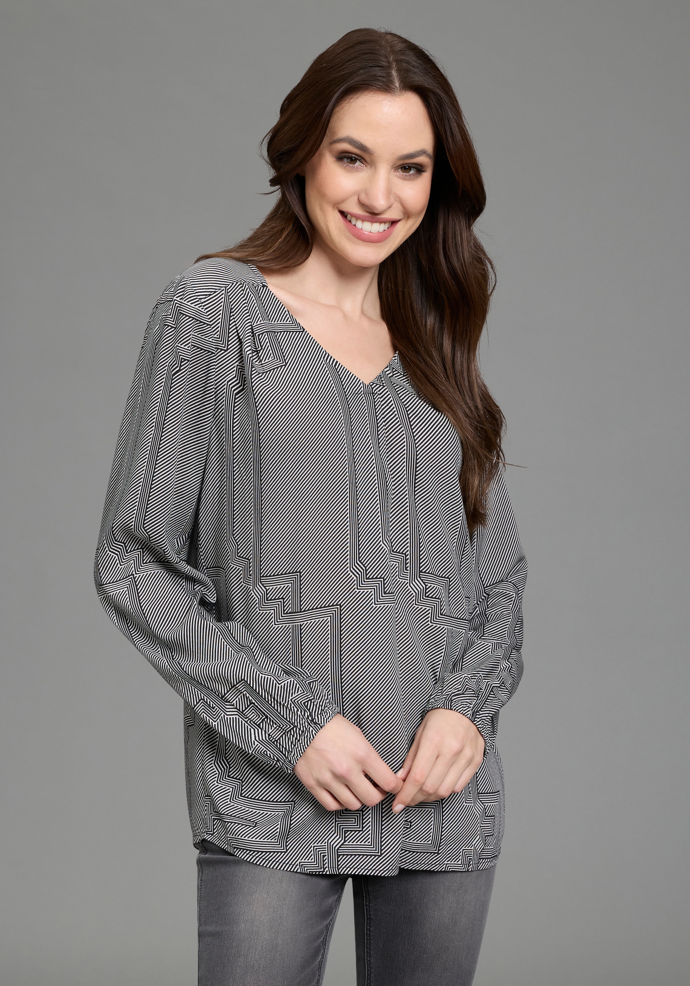 DELMAO Schlupfbluse in femininer Form günstig online kaufen