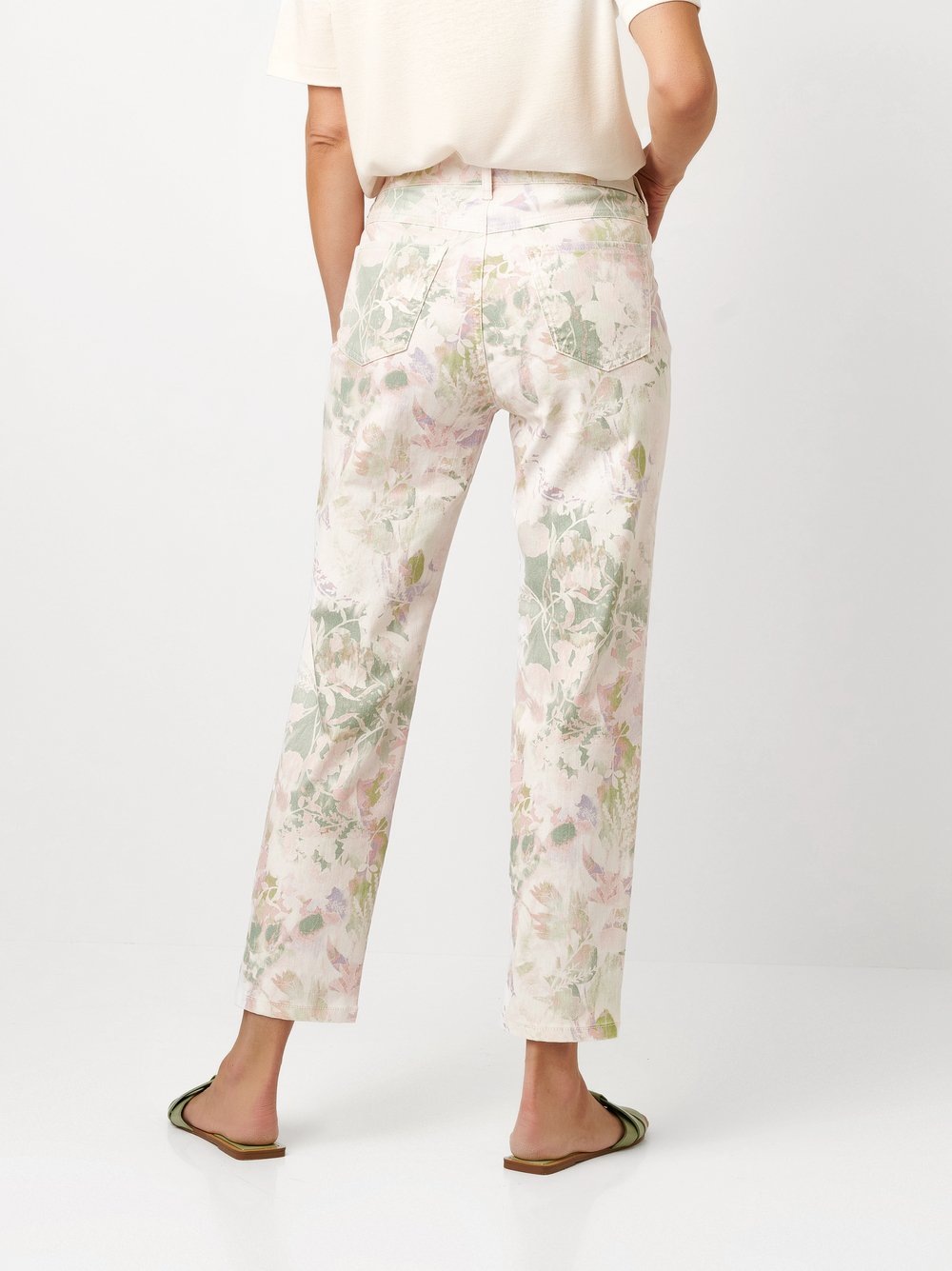 Thumbnail - TONI 7/8-Jeans "Perfect Shape" mit floralem Muster