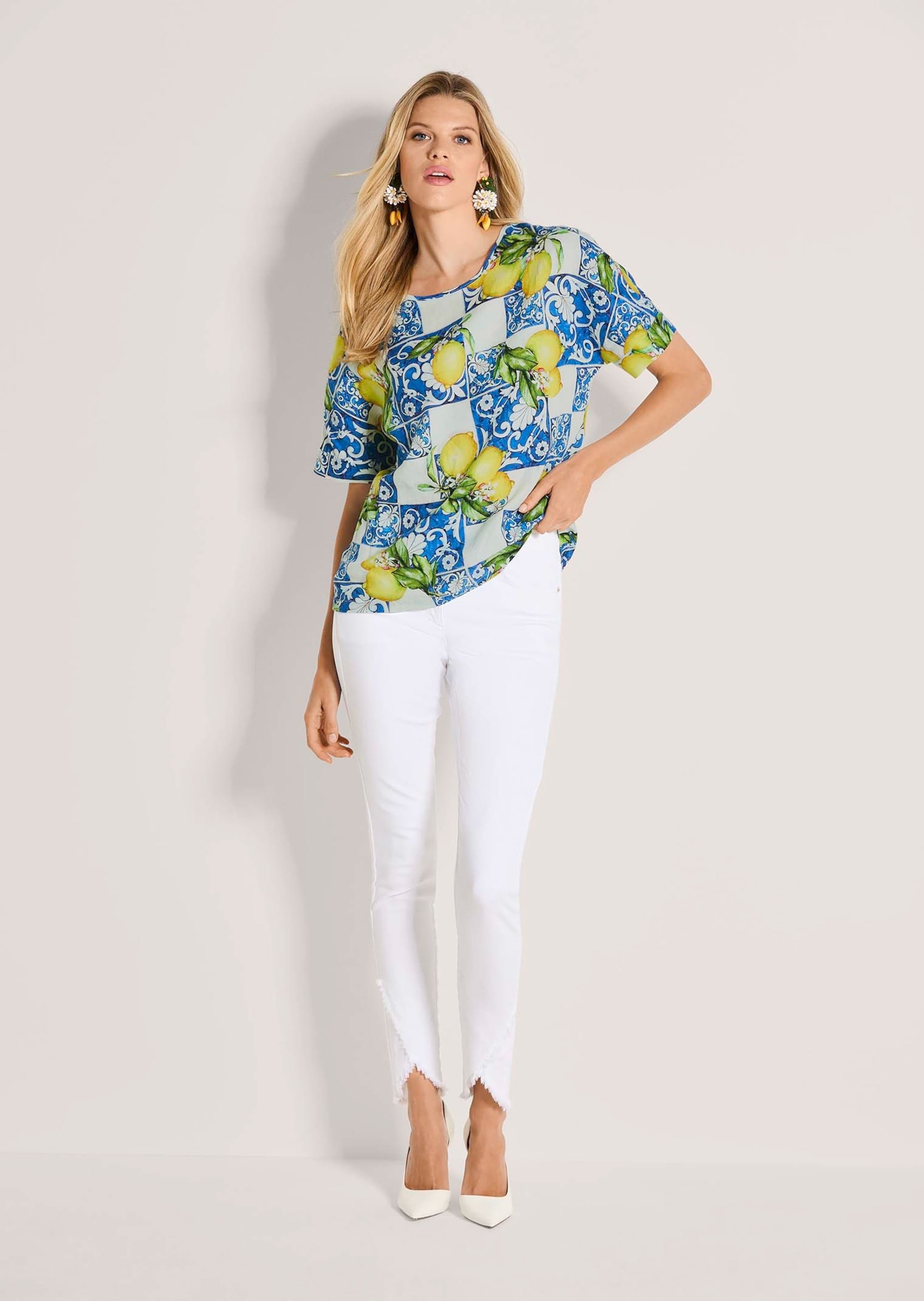 MADELEINE Kurzarmbluse »Blusenshirt Sommerbluse mit mediterranem Print«