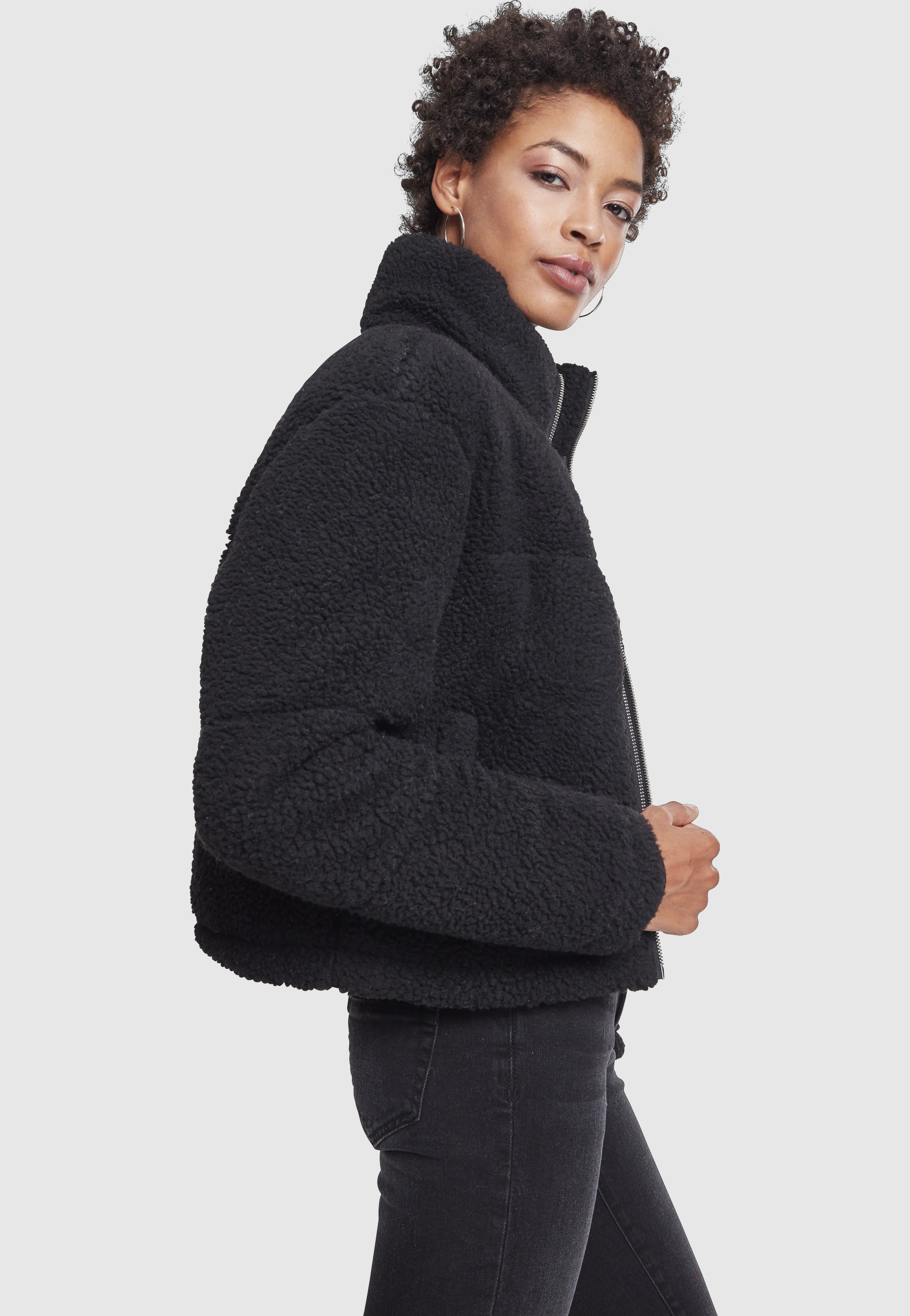 URBAN CLASSICS Winterjacke »Urban Classics Damen Ladies Boxy Sherpa Puffer Jacket« 1 Stk. tlg. ohne Kapuze