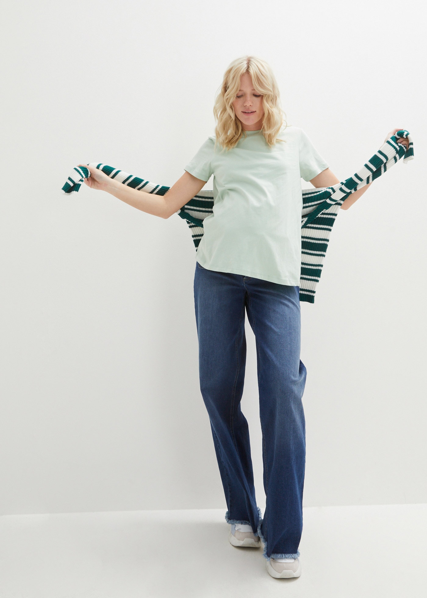 bonprix Umstandsshirt Packung, 2 lässige Passform, Kurzarm, mit Stillfunktion, aus Jersey