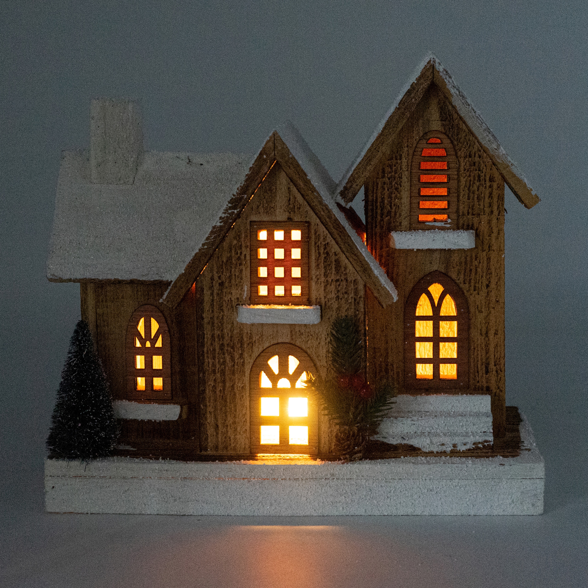 NOOR LIVING Weihnachtshaus »Weihnachtsdeko«, Kirche aus Naturholz gefertigt, Höhe 29 cm