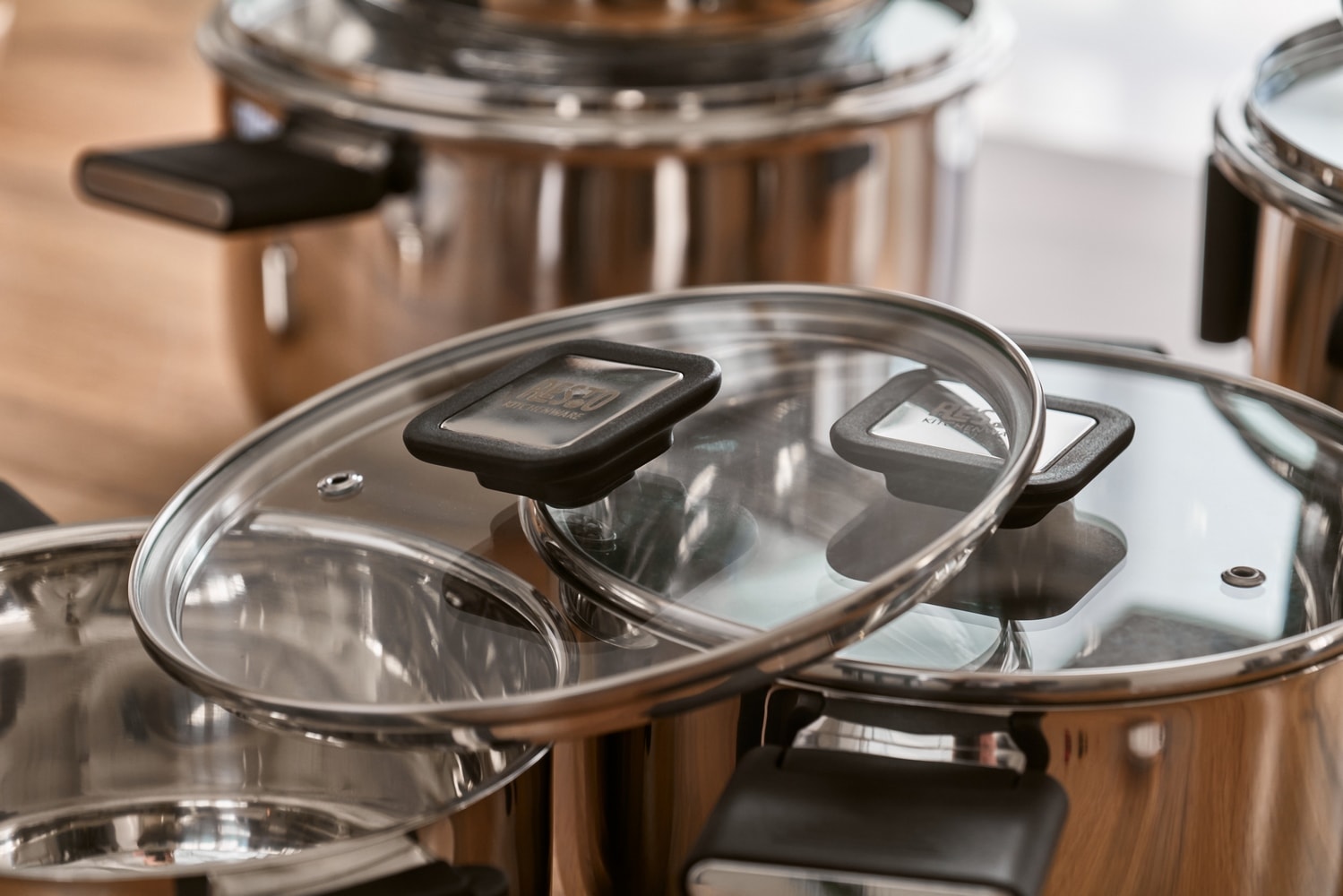 RESTO Kitchenware Kochtopf »Anser, energiesparend und spülmaschinenfest, im Geschenkkarton«, Edelstahl 18/10, (2 tlg.), Geeignet für alle Herdarten, auch Induktion, mit klappbaren Griffen