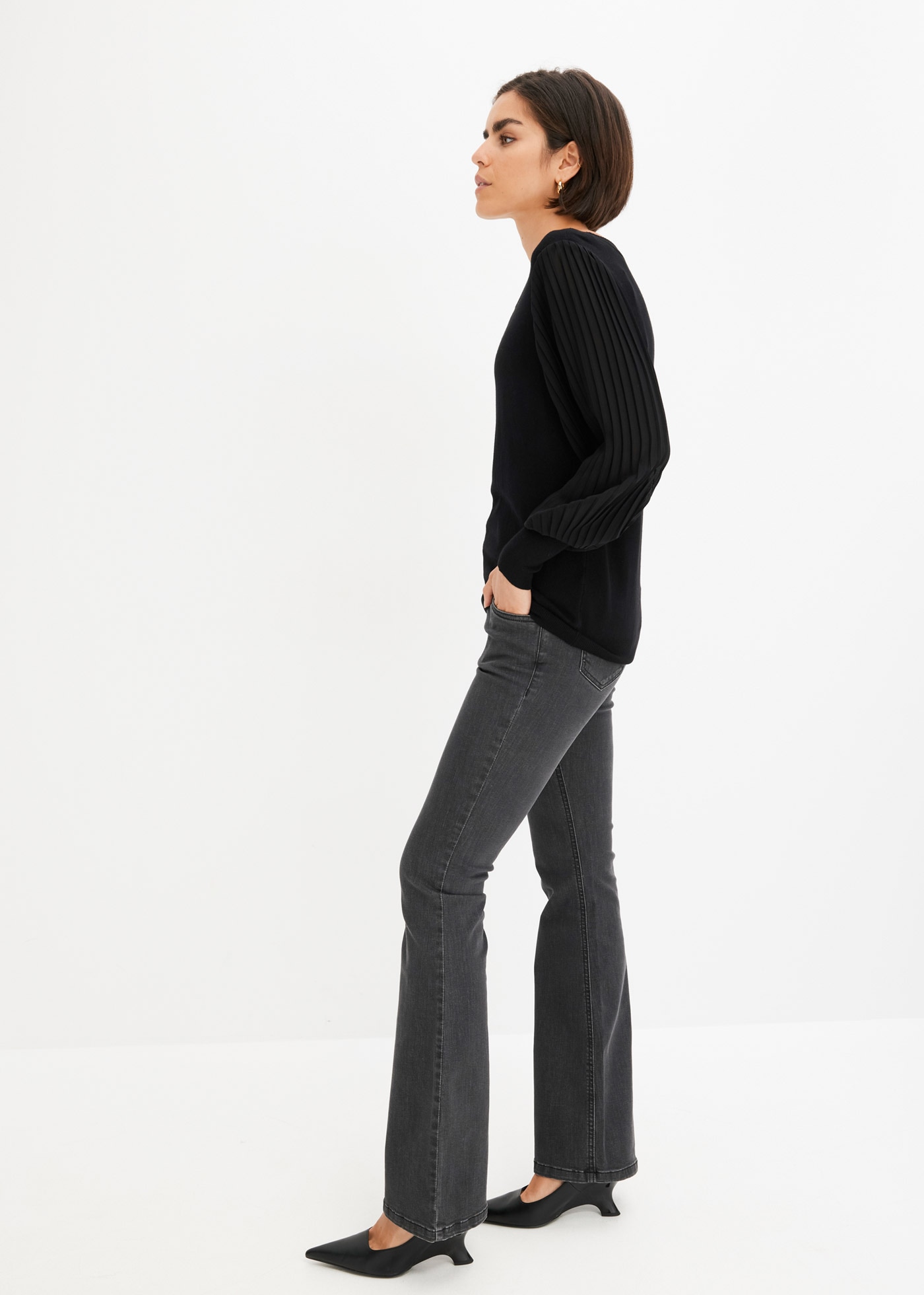 bonprix Strickpullover »Feinstrickpullover aus fließendem Viskose-Mix« aus Viskose-Mix, Loose fit, mit extravaganter Ärmelform