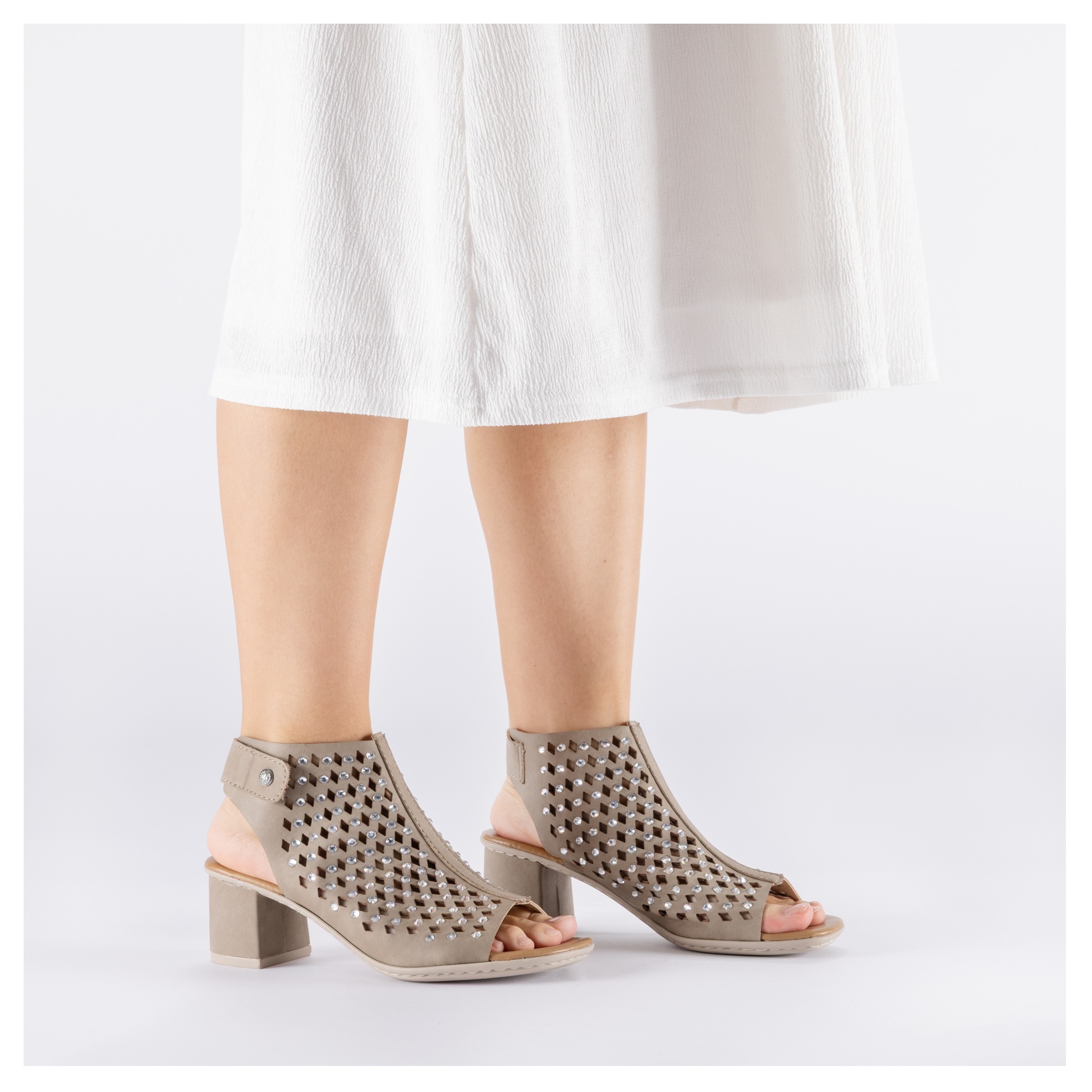 Rieker Schaftsandalette  Sommerschuh, Urlaubsschuh mit Klettverschluss und Glitzersteinchen