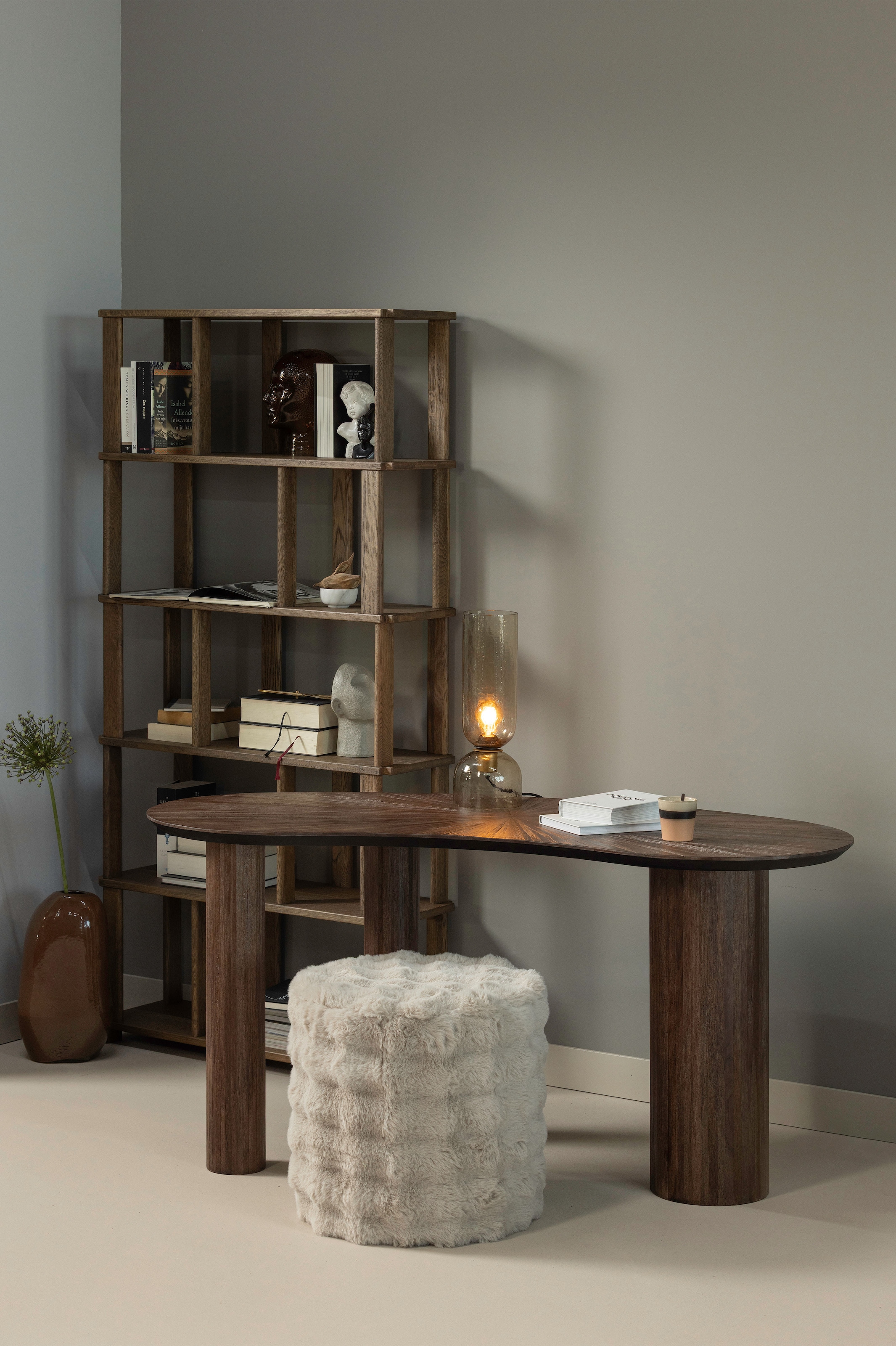 WOOOD Schreibtisch »Sun aus Teakholz mit organischer Form und Standfuß 150x62x76 cm« Einfach zu montieren, sichtbare Maserung