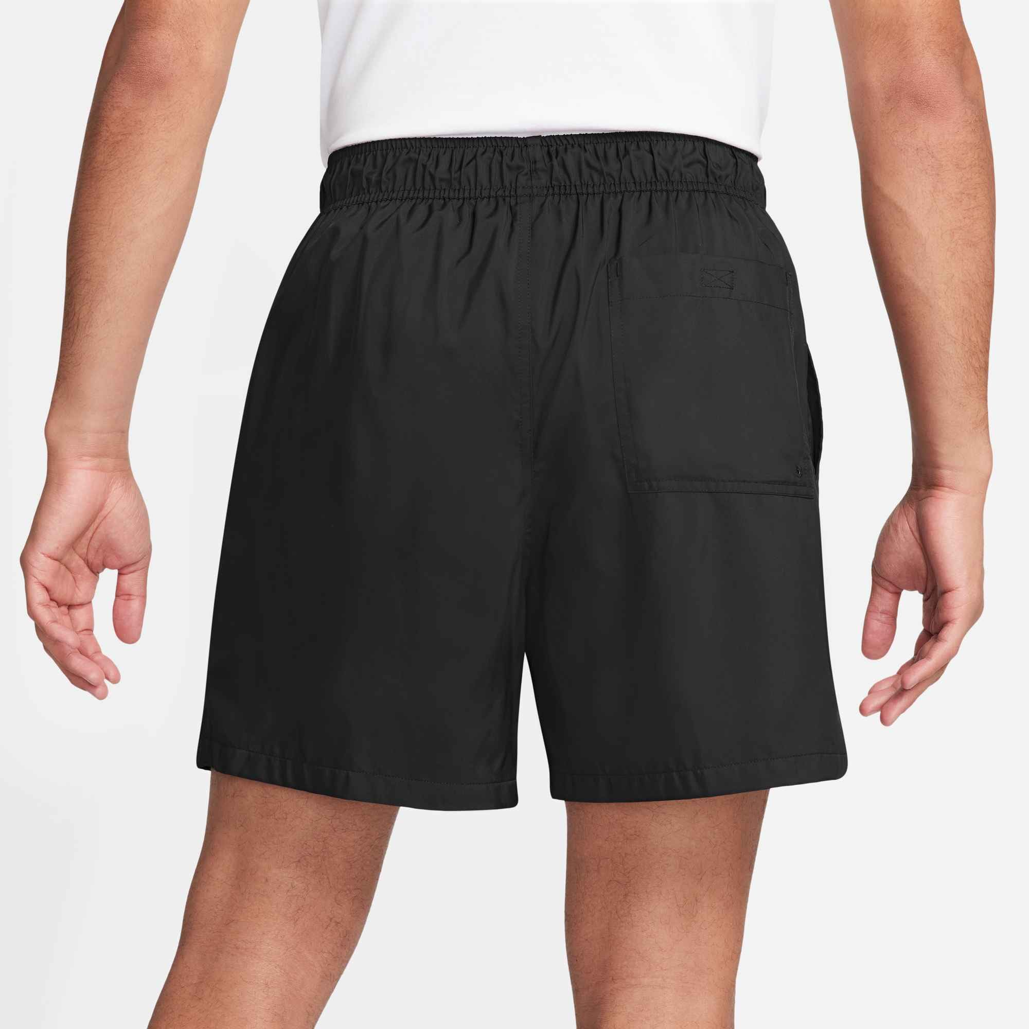 Nike Sportswear Shorts »Nike Club Men's Woven Flow Shorts«  aus leichtem Webmaterial mit Mesh-Futter, pflegeleicht, elastisch