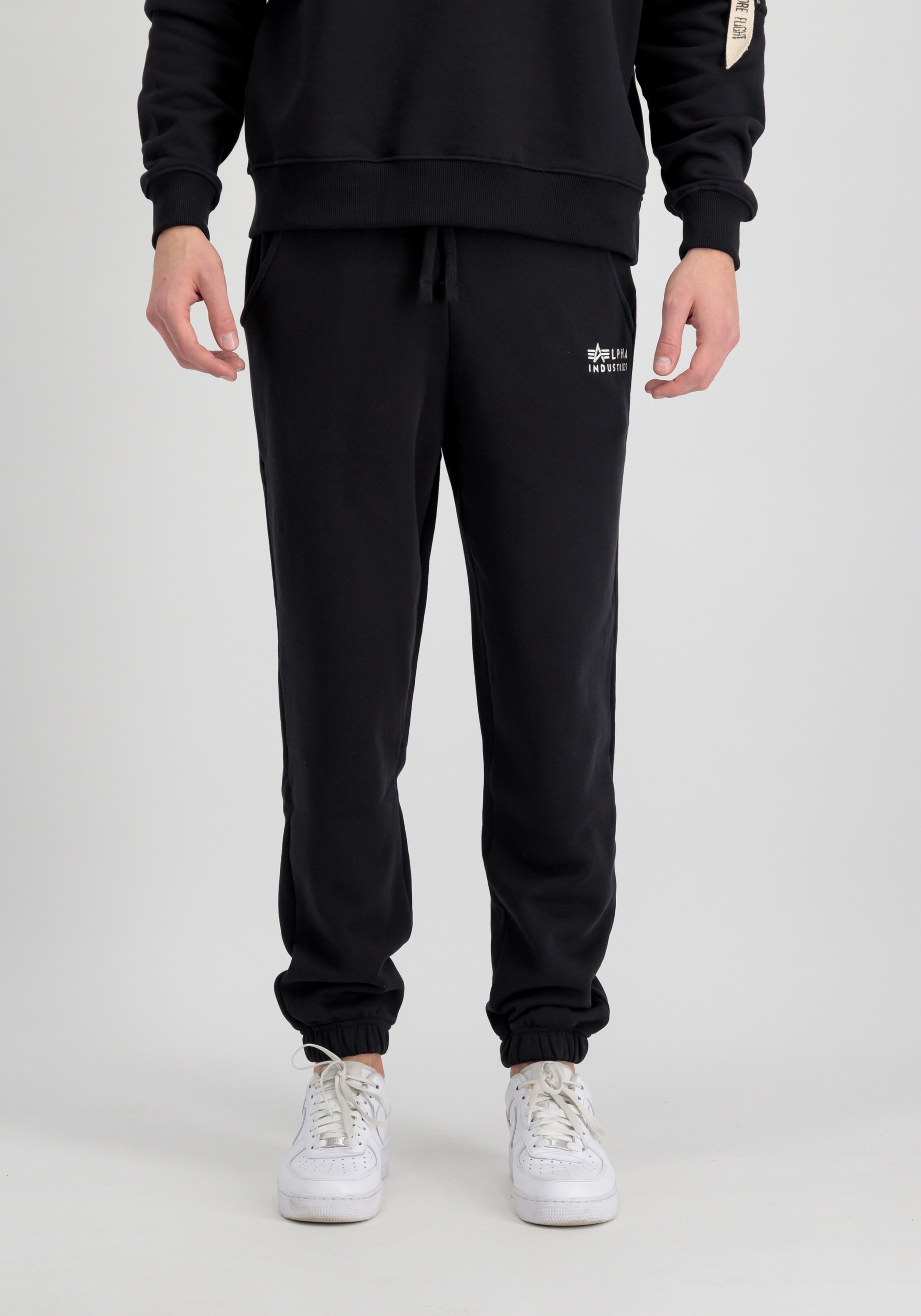 Alpha Industries Jogginghose "Alpha Industries Men - Jogger Organics EMB Regular Jogger"