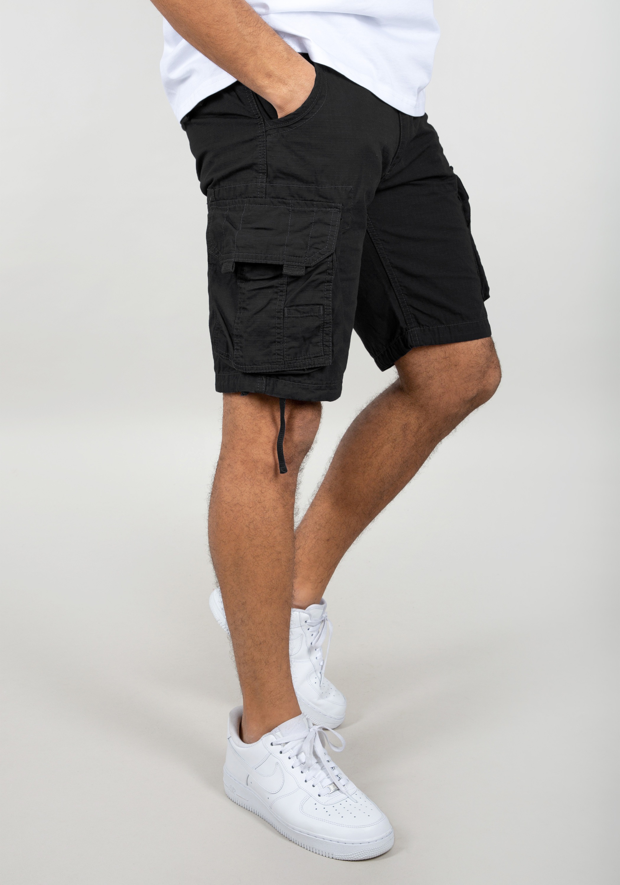 Thumbnail - Alpha Industries Shorts "Stream Short"
