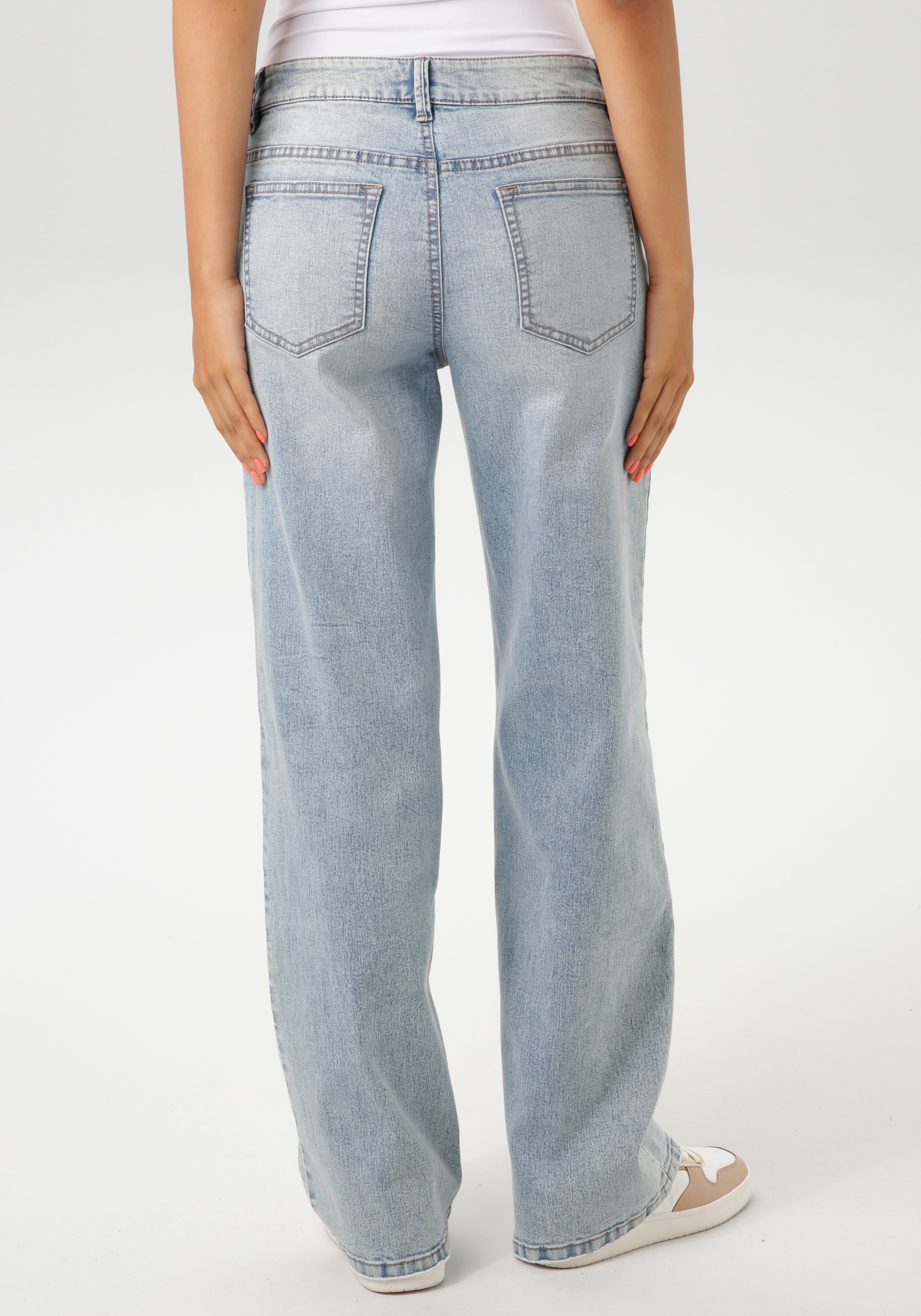 Aniston CASUAL Straight-Jeans, mit trendig weitem Bein - NEUE KOLLEKTION günstig online kaufen