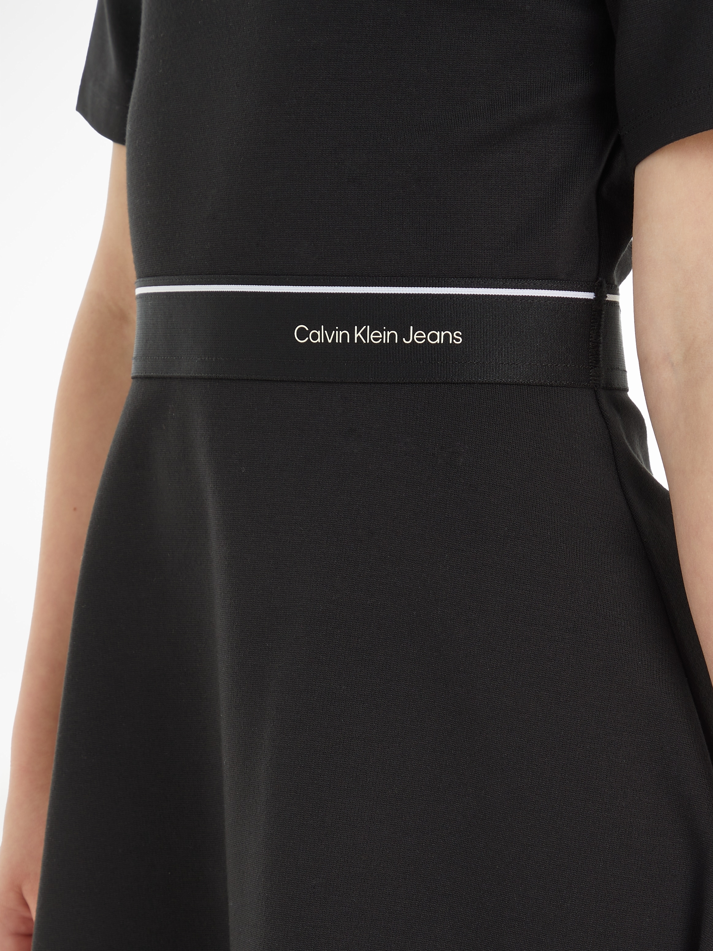 LOGO DRESS«, Logoschriftzug BAUR Klein Blusenkleid Jeans mit »PUNTO | SS kaufen TAPE Calvin