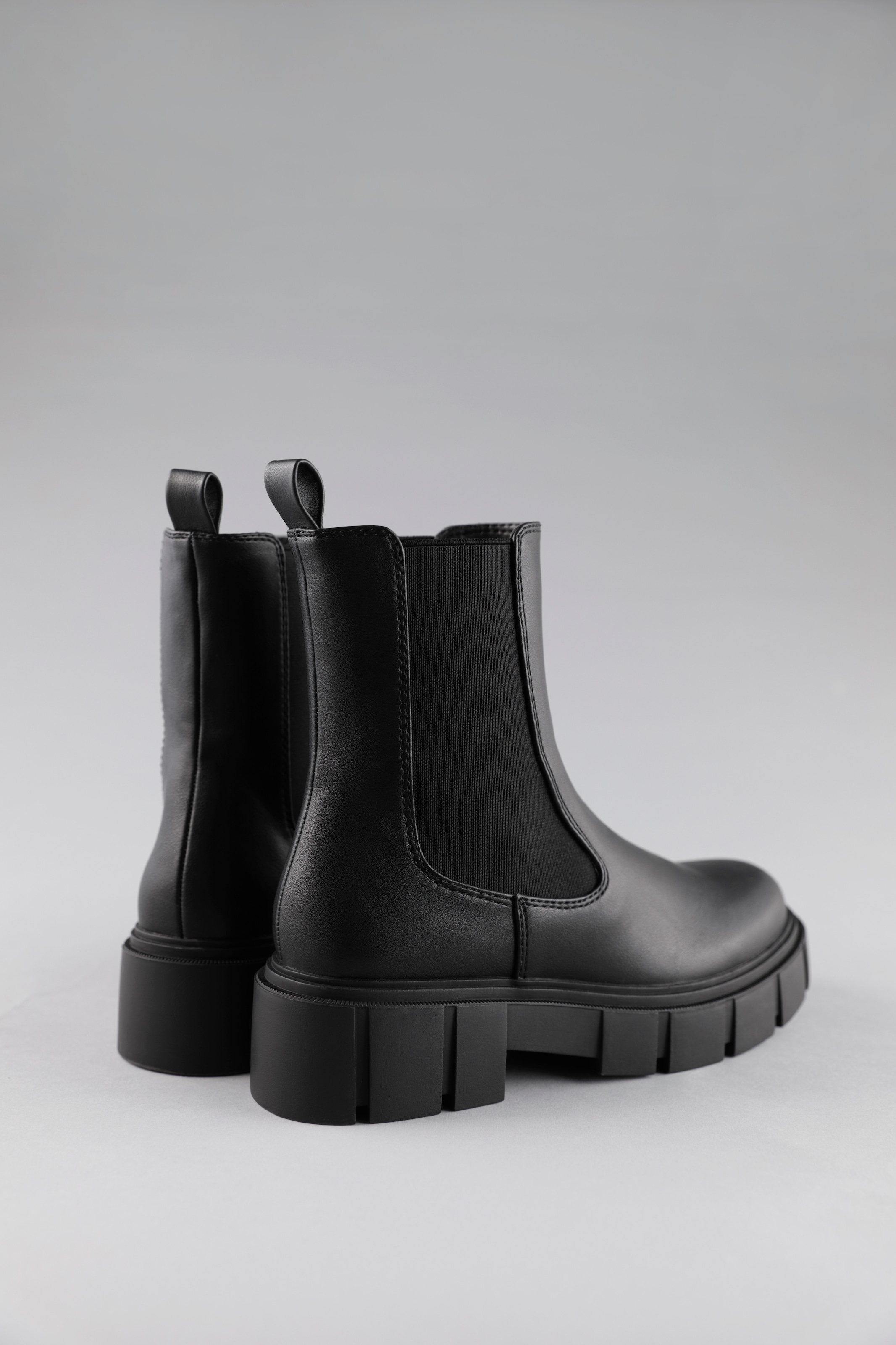 Aniston SHOES Chelseaboots, Schlupfboots, Stiefelette mit Stretcheinsätze - NEUE KOLLEKTION