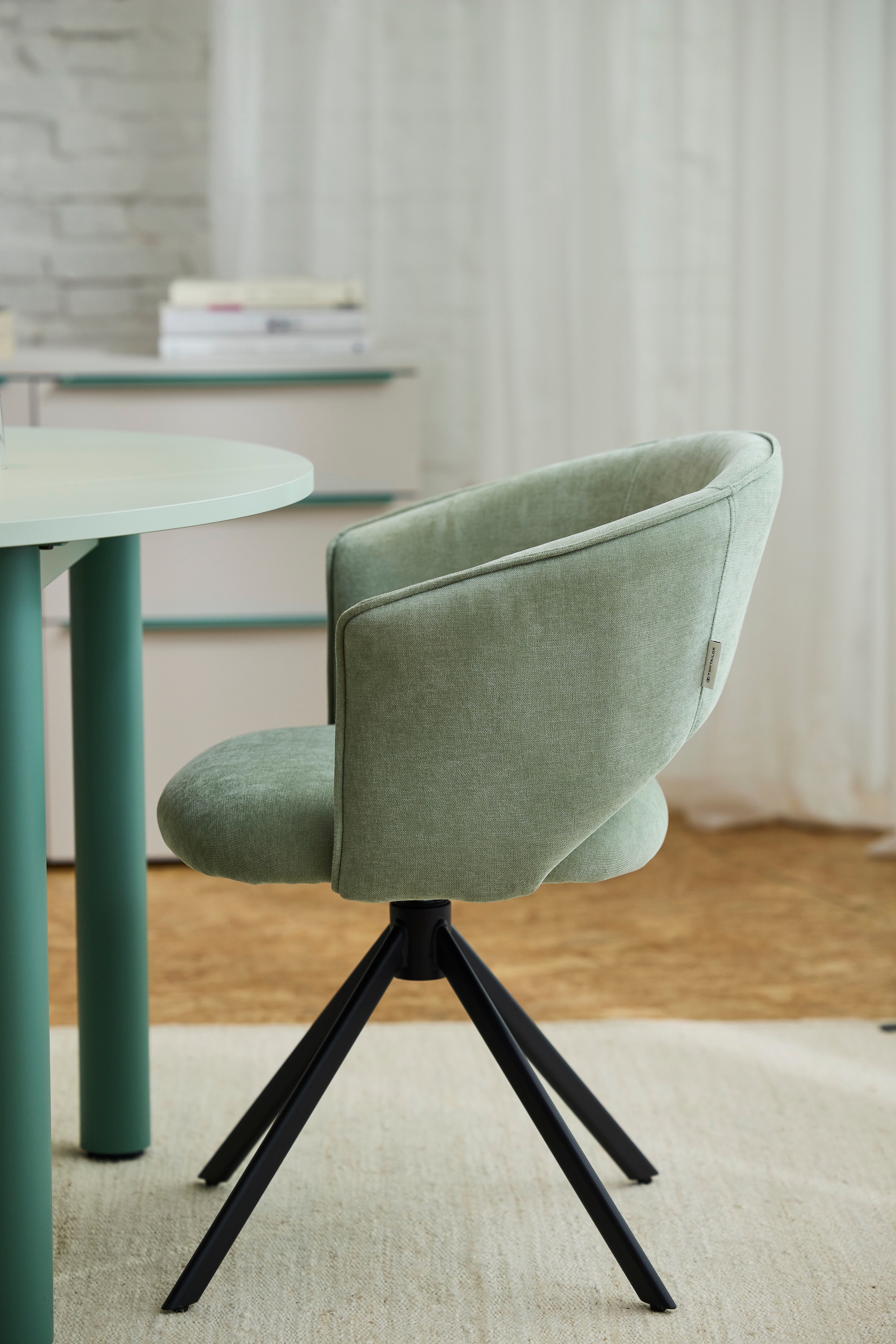 TOM TAILOR HOME Armlehnstuhl »CURVY ARMCHAIR«, (Set), 2 St., Chenille, mit Armlehnen, drehbar, Rückholfunktion, Rückenausschnitt