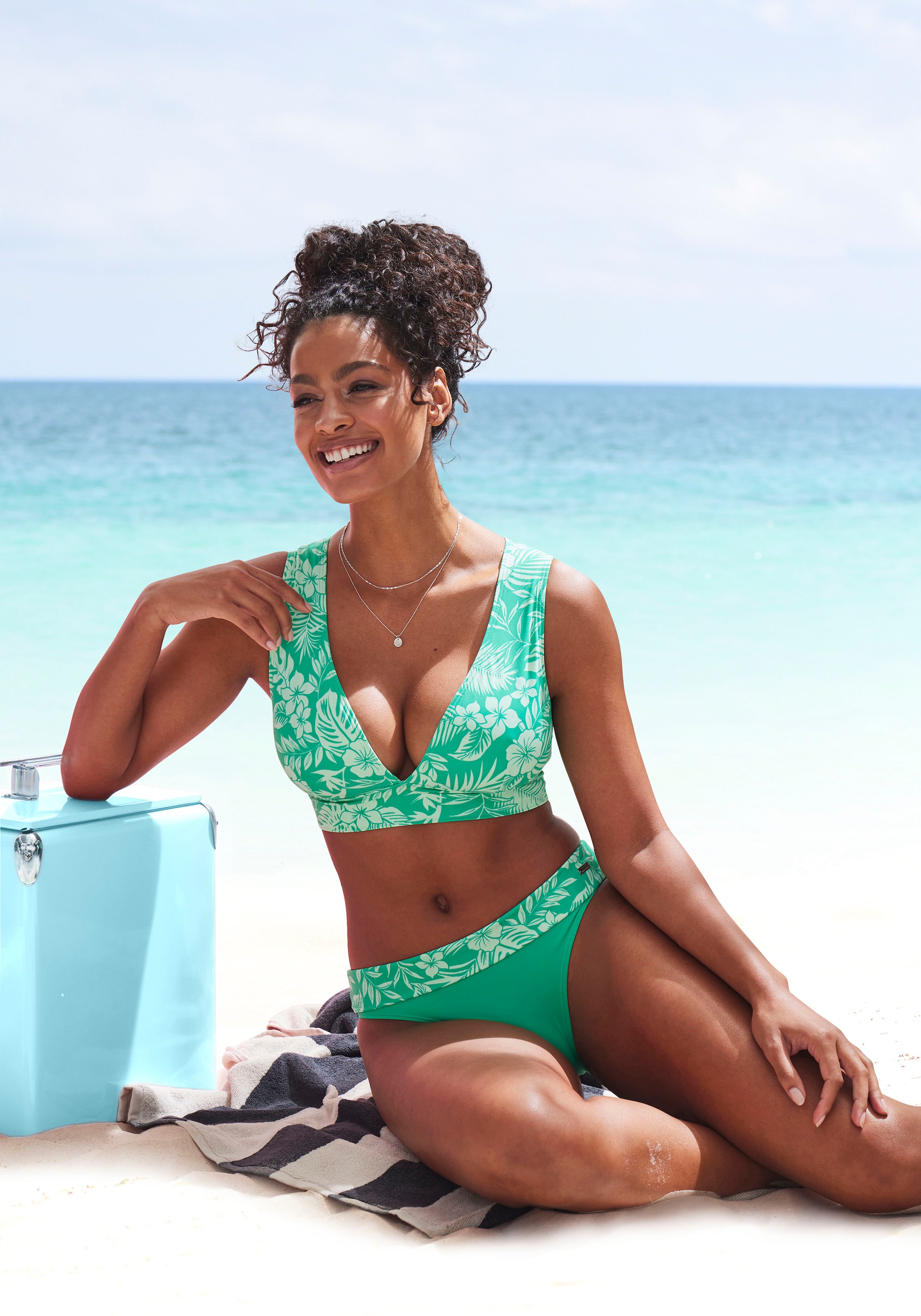 Venice Beach Bustier-Bikini-Top »Moloka«, mit tropischem Print